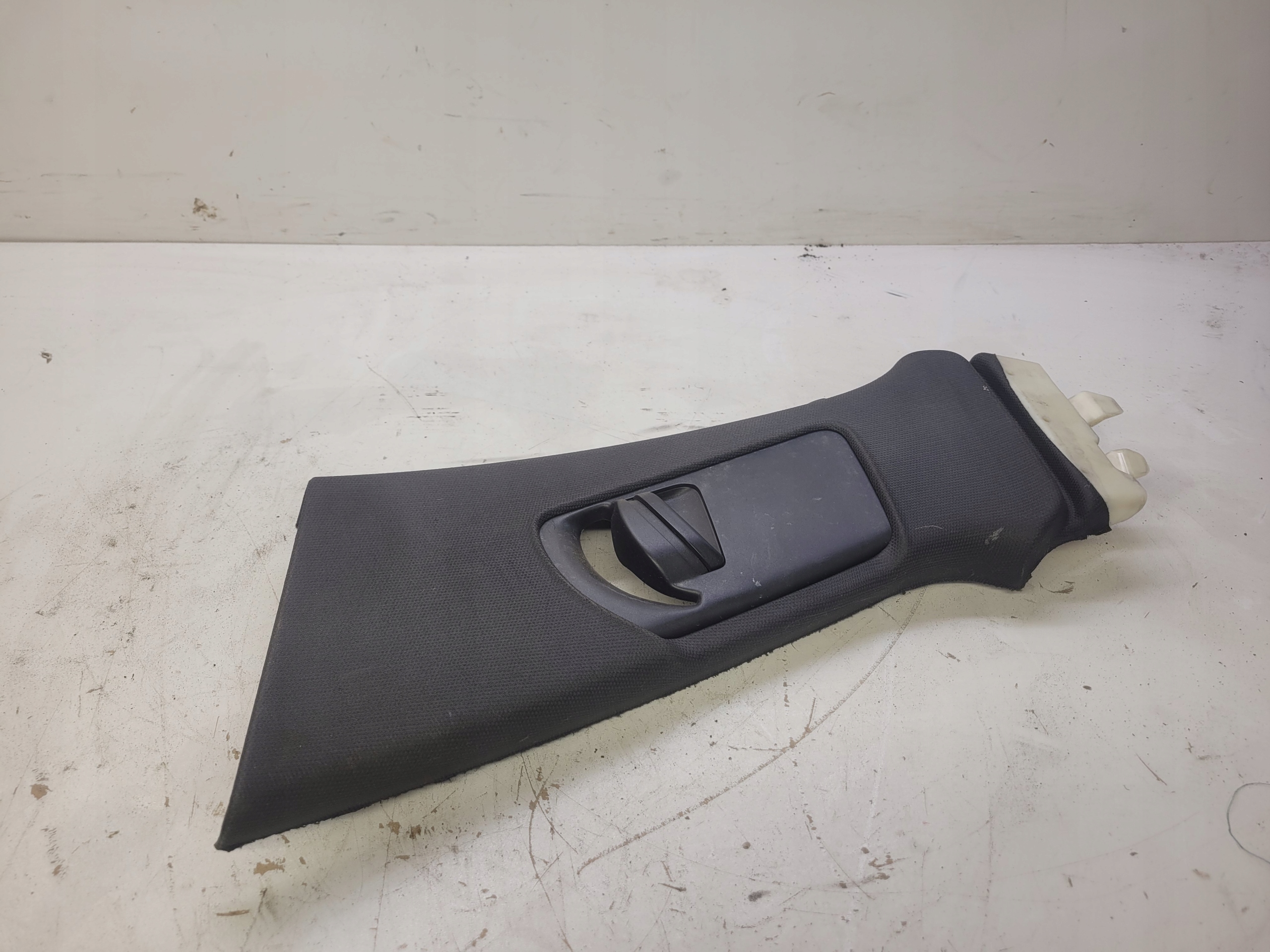 cover SLUPKA B left AUDI A4 B8 8K0867281A V48