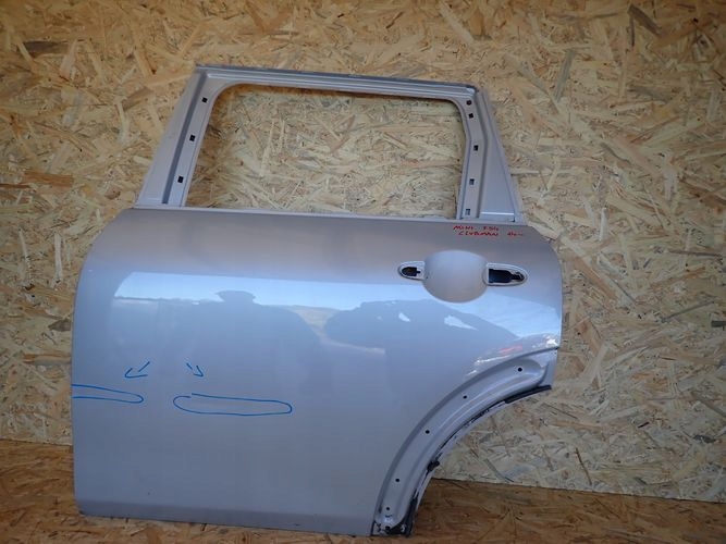 MINI F54 CLUBMAN 14- door left rear. rear part