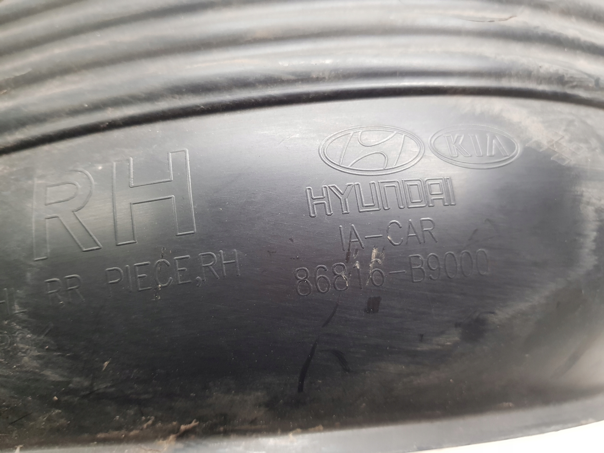 HYUNDAI I10 II mudguard left front 86815-B9000 2013
