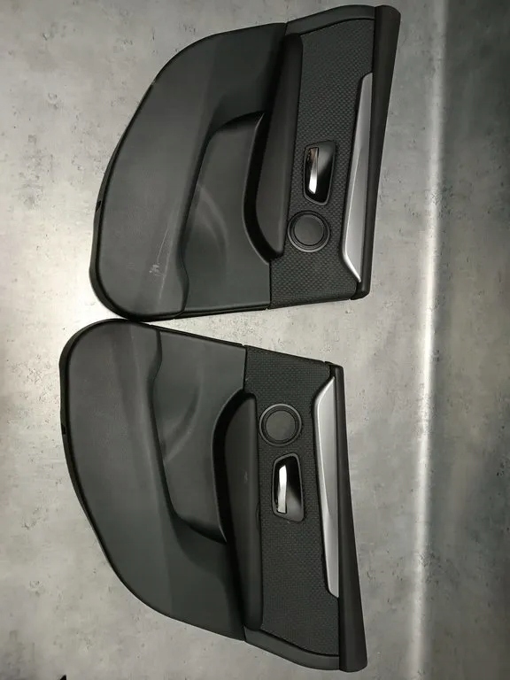 BMW 2 F45 дверные карты зад