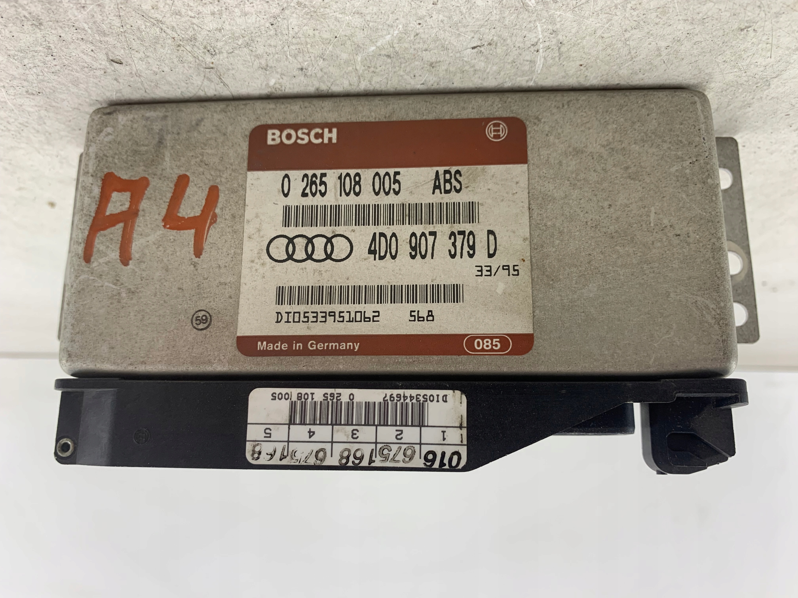 AUDI A4 B5 Unité de contrôle ABS 4D0907379D
