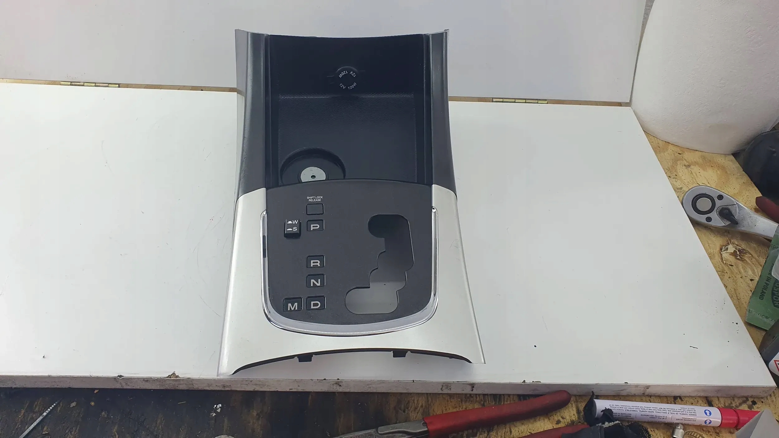 SsangYong Korando 3 III 10- Automat tunel mitte panel getriebe