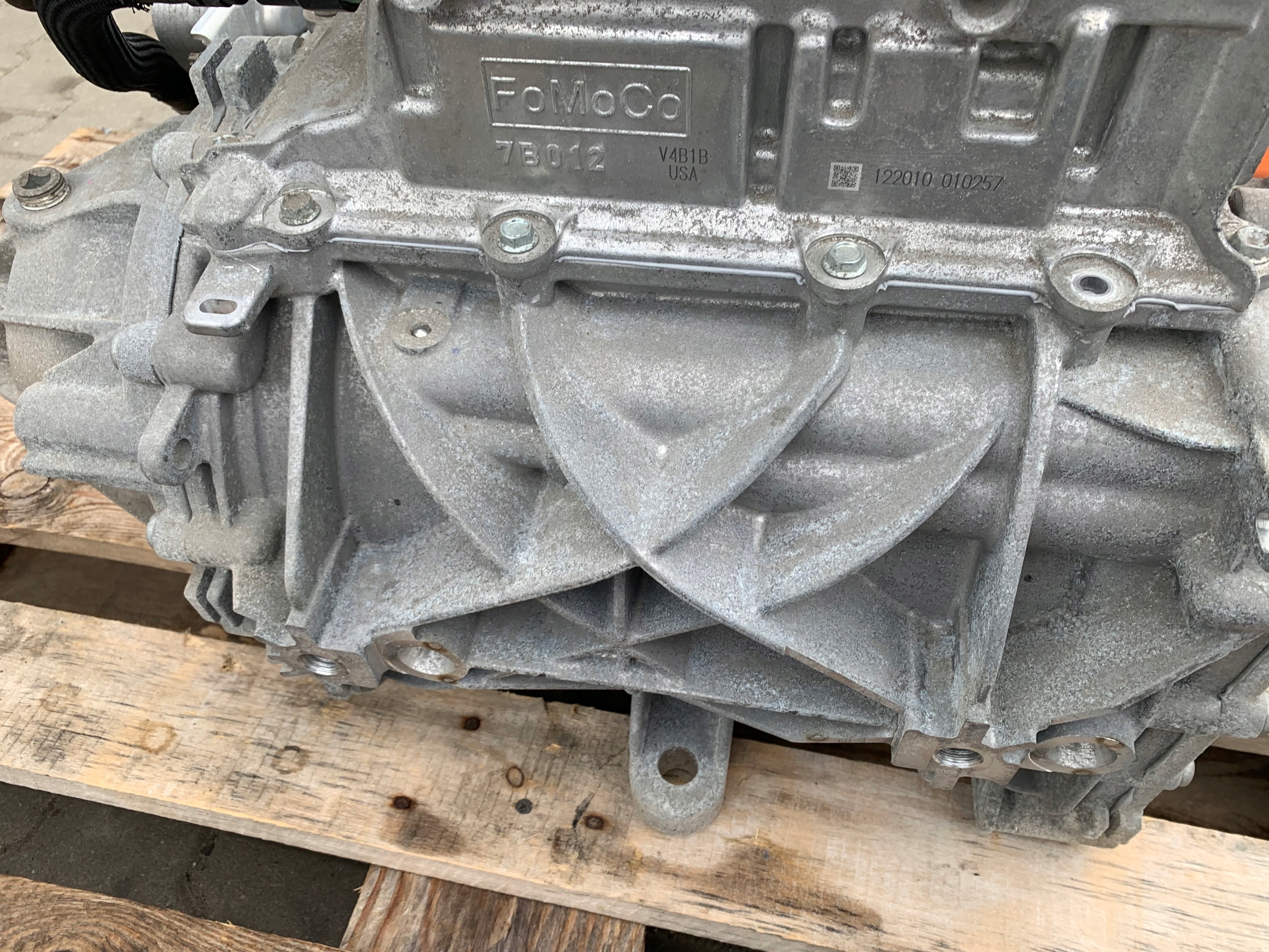 FORD MUSTANG 75.7 Двигатель электрический задний