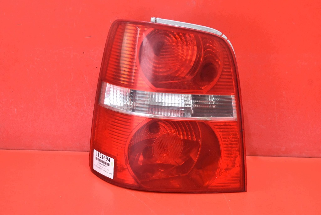 light left rear part rear 11-B672B VW TOURAN 1 and 03-06