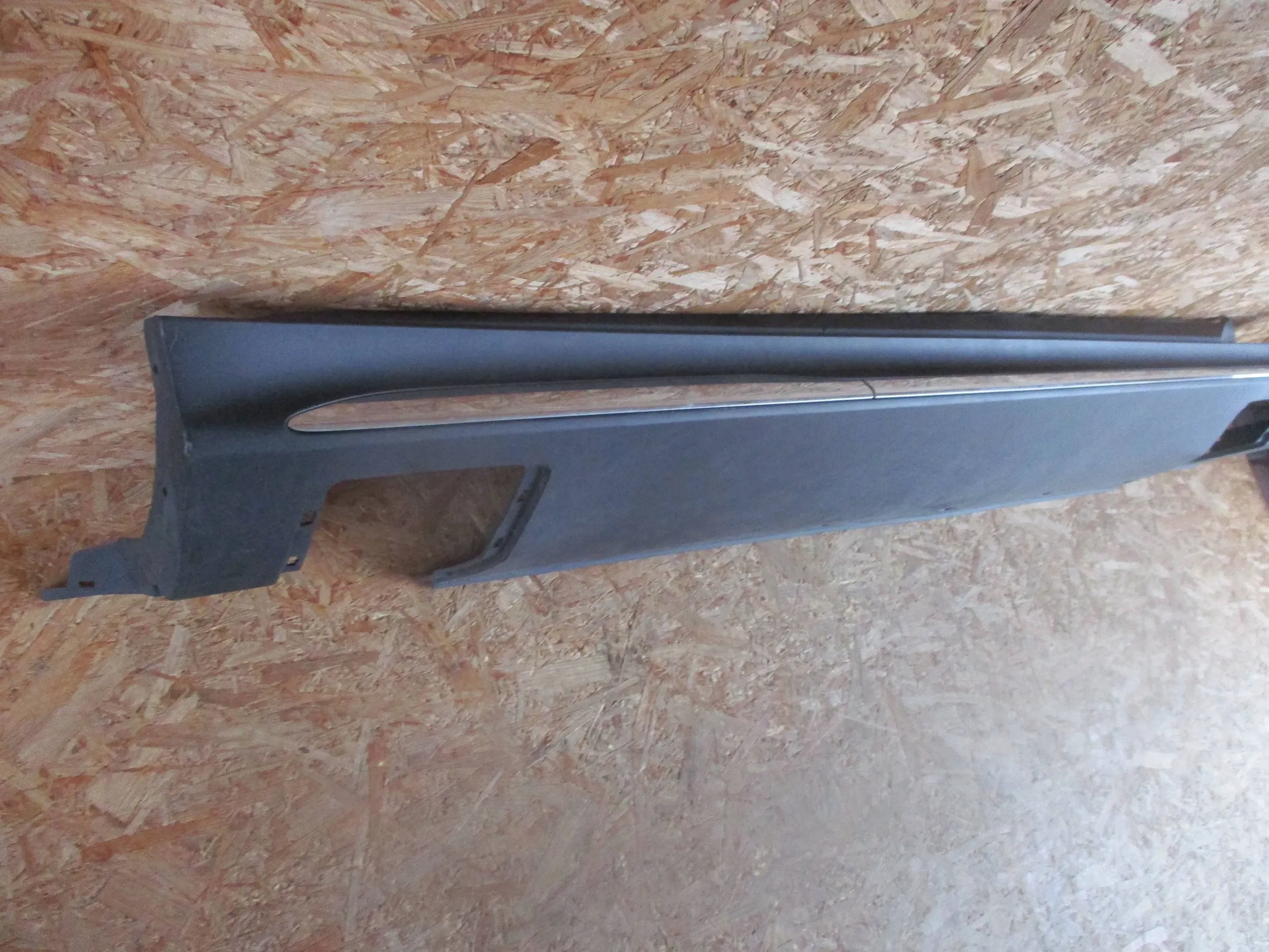 moulding threshold right MERCEDES EQC W293