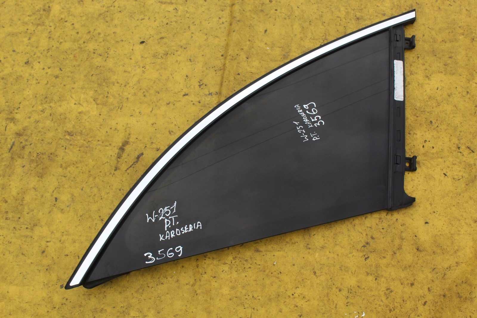SZYBA PRAWY TYŁ KAROSERYJNA MERCEDES W251