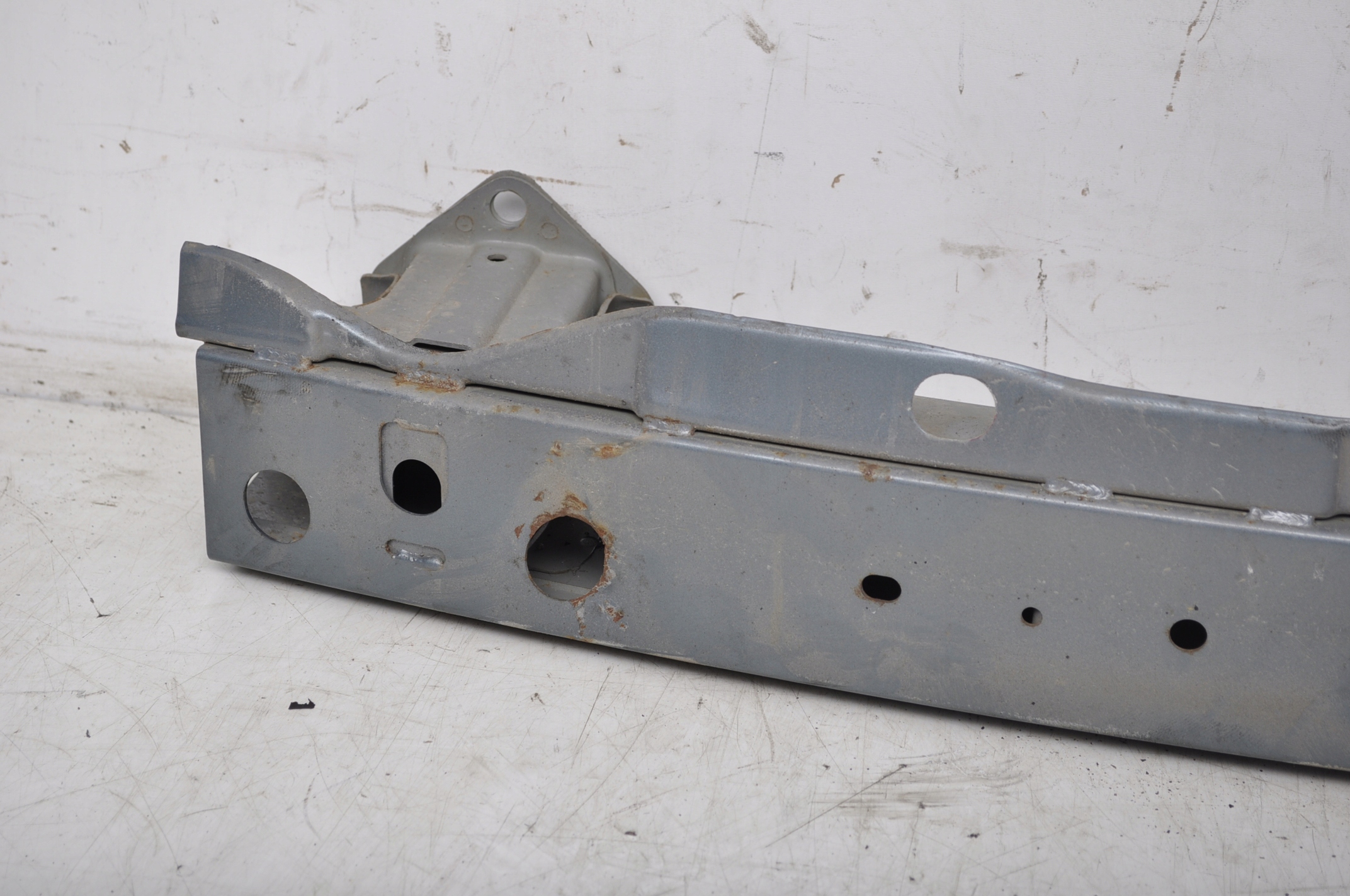 FORESTER III BELKA WZMOCNIENIE ZDERZAKA PRZÓD Strona zabudowy przód