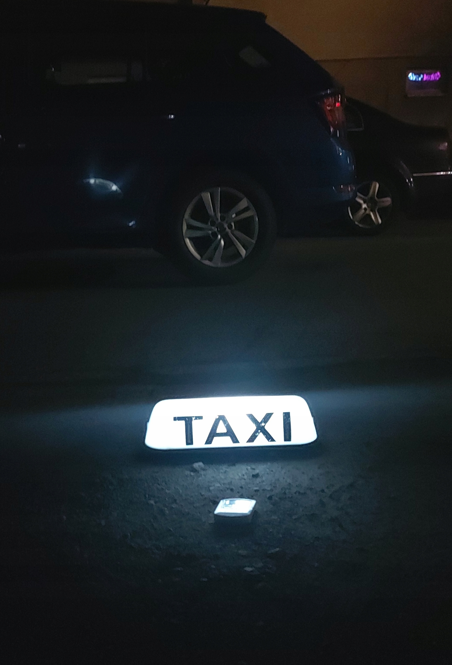 BEZPRZEWODOWA LAMPA KOGUT TAXI NA PILOTA Typ samochodu Niezdefiniowany Samochody dostawcze Samochody osobowe