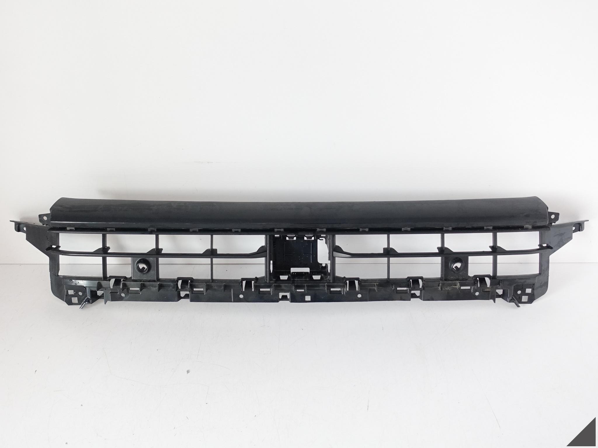 AUDI Q3 II 2 F3 83A 18- grid central lower grille front 83A807683A