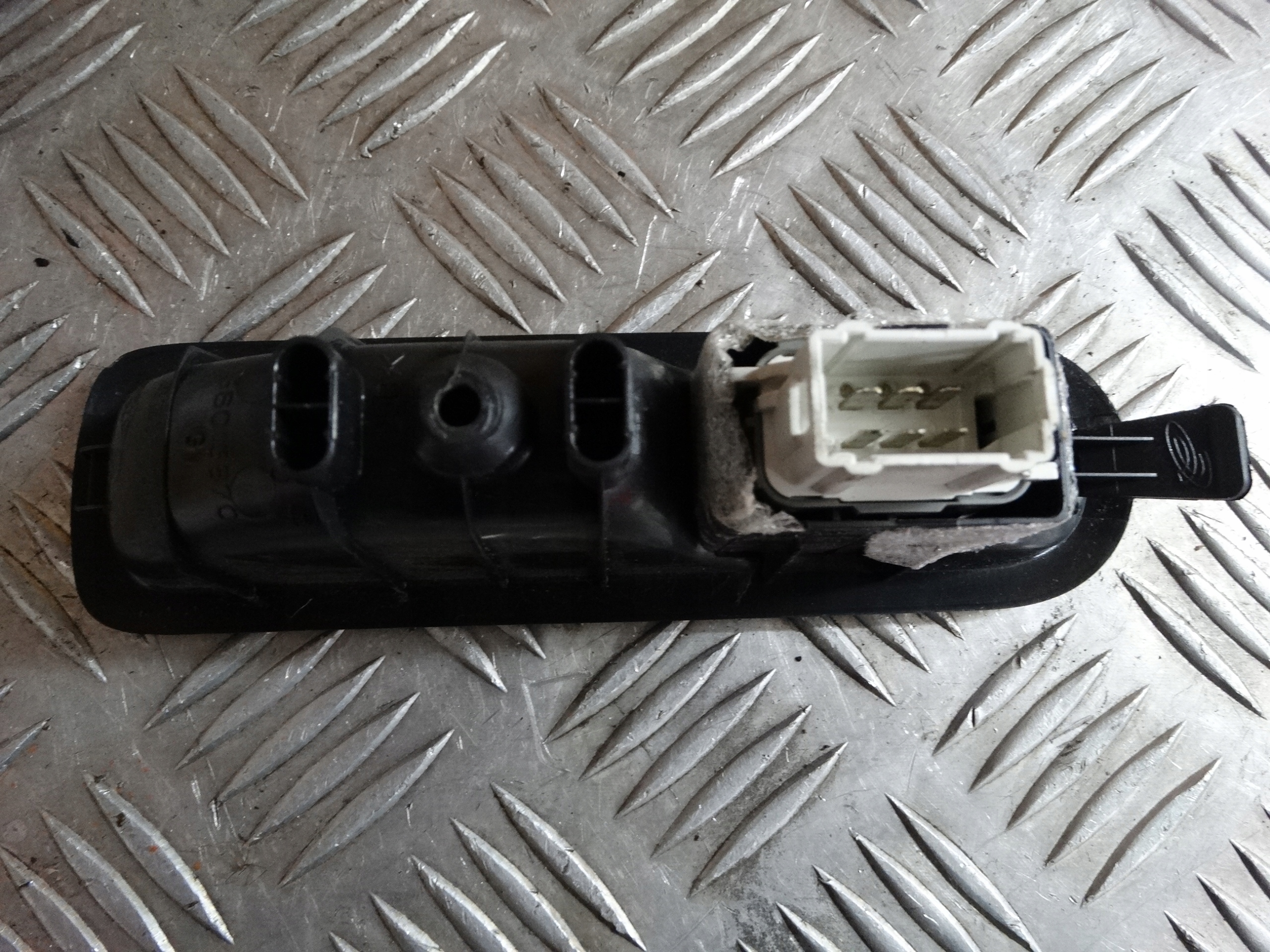 window control switch left rear part RENAULT SCENIC 156013870