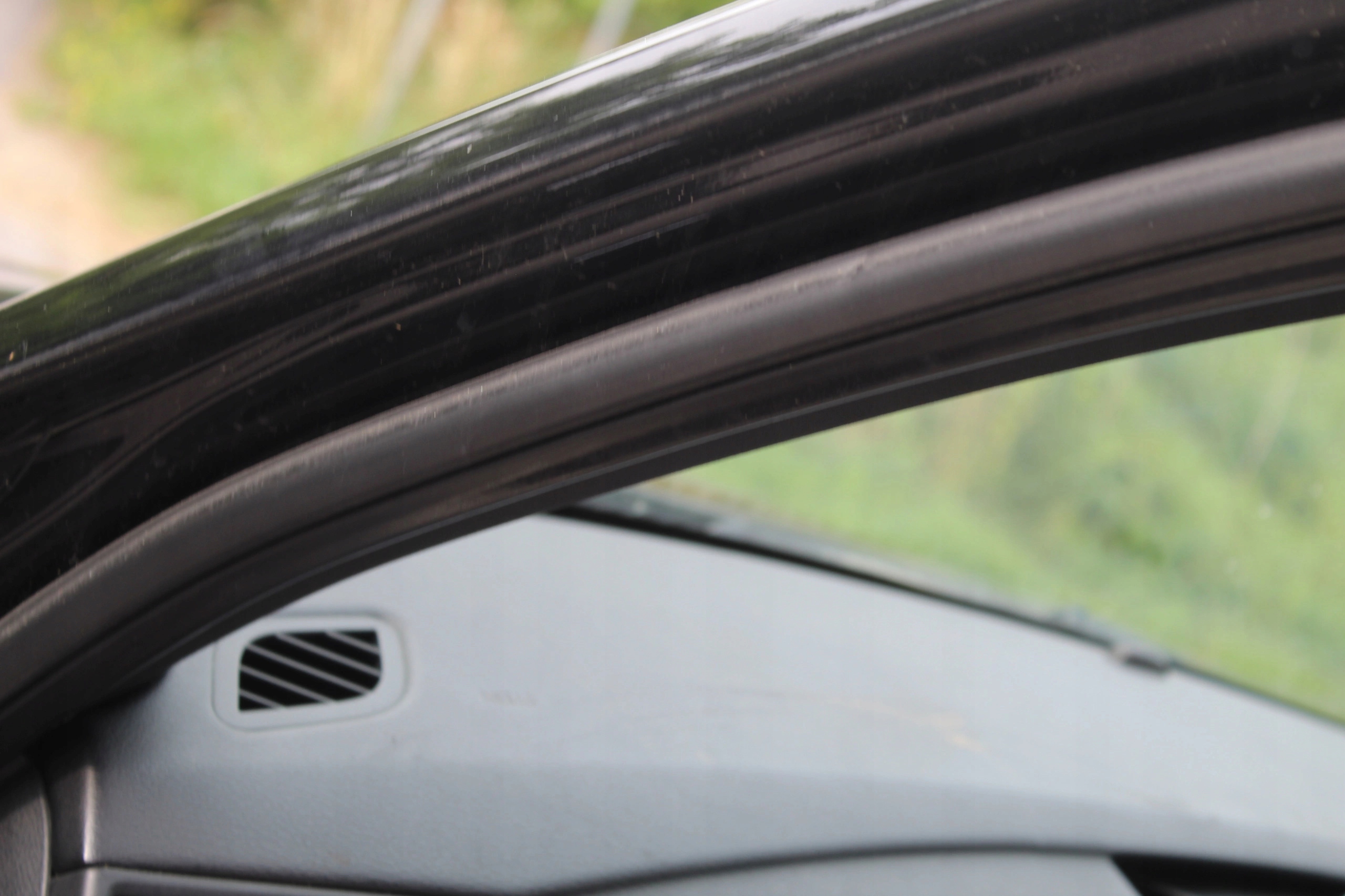 USZCZELKA DRZWI LEWY PRZÓD BMW X1 E84 Wersja Europejska