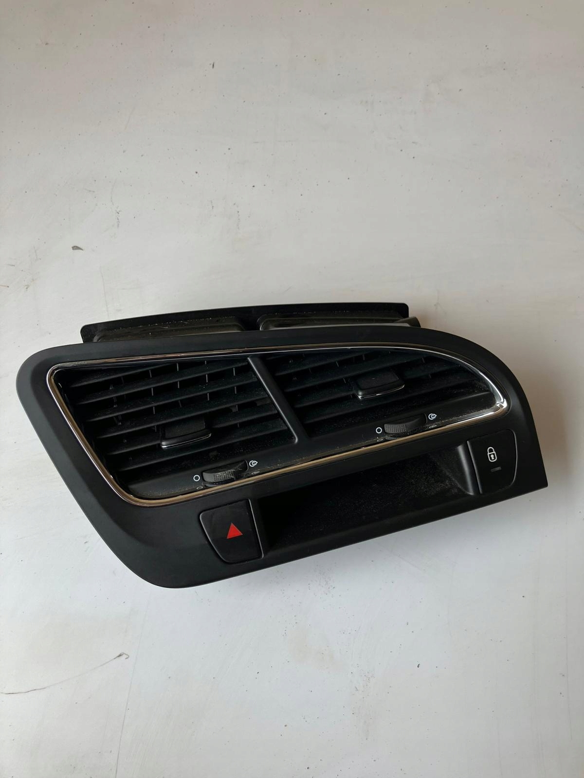 ВЕНТИЛЯЦИОННЫЕ РЕШЕТКИ 5008 СРЕДНЯЯ