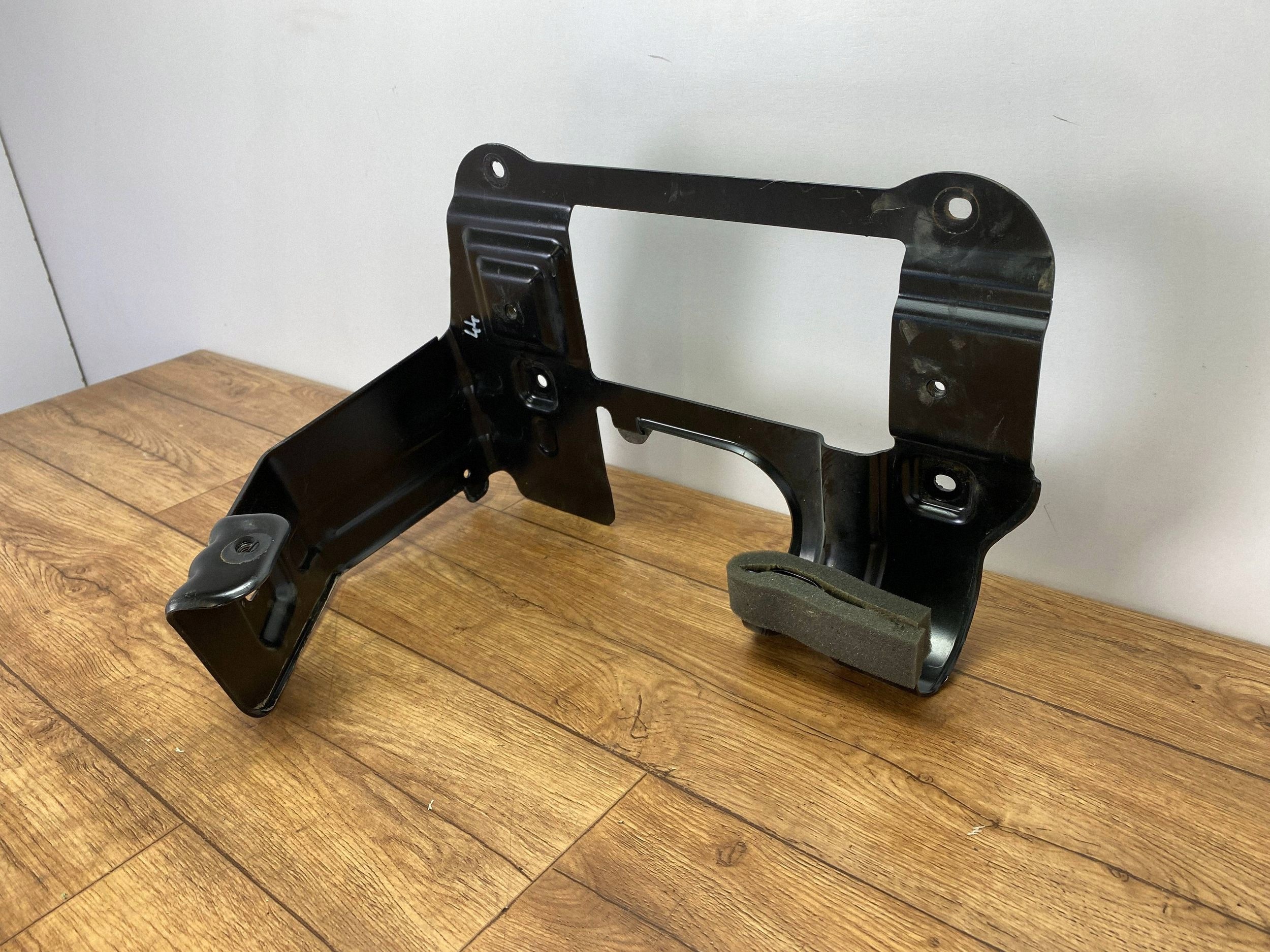 Support plaque subwoofera Ford Mustang VI 2015+