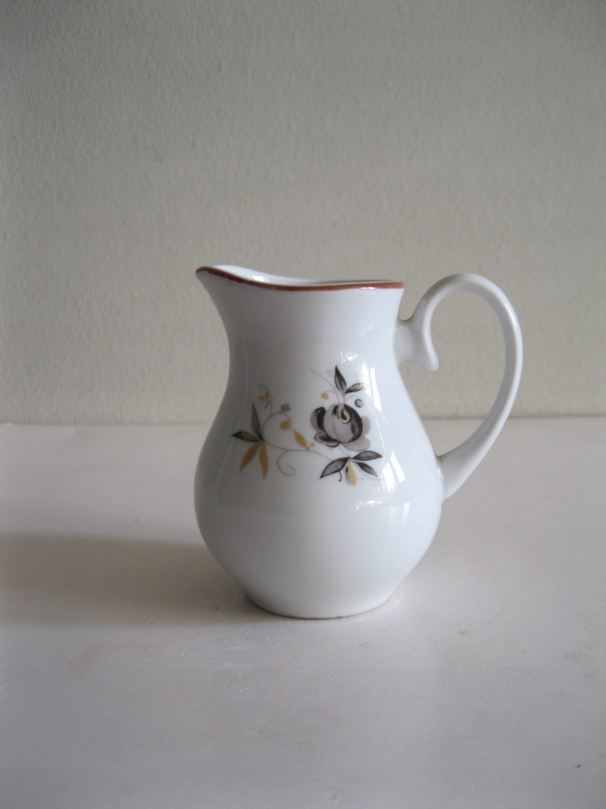 STARY PORCELANOWY MLECZNIK WŁOCŁAWEK