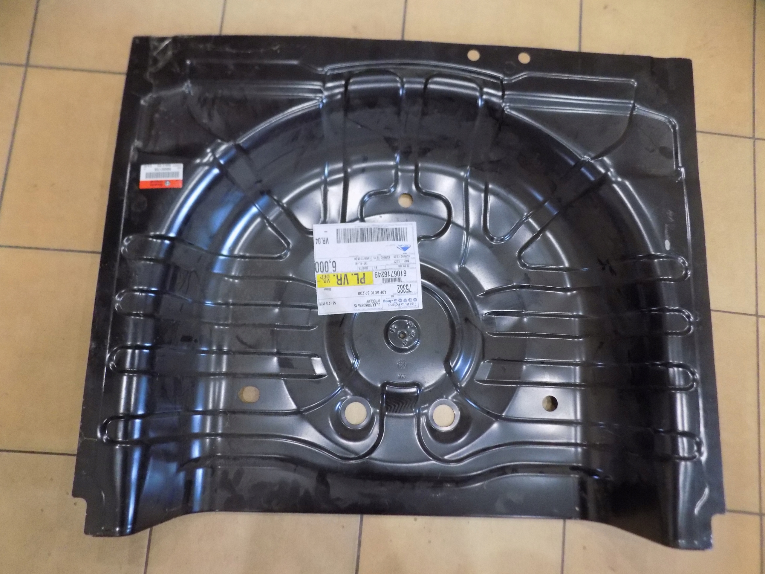 Podłoga wnęka wanna koła Alfa Romeo Giulietta 50521708 OE