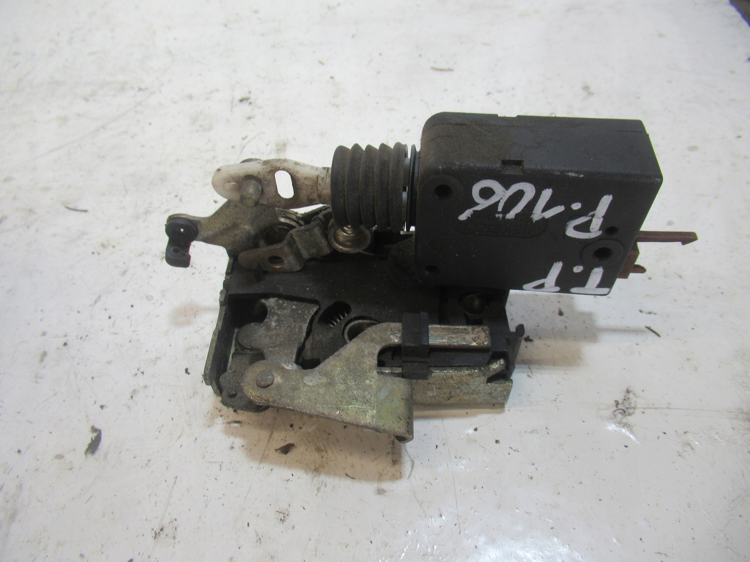 lock door right rear part rear PEUGEOT 106