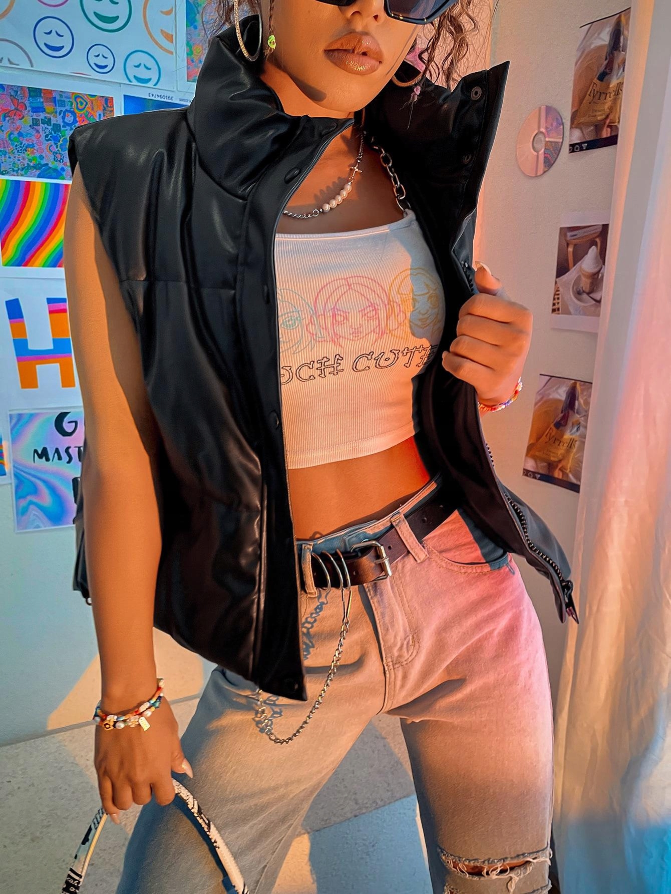 C35Y002 KAMIZELKA ECO SKÓRA PIKOWANA CZERŃ SHEIN M