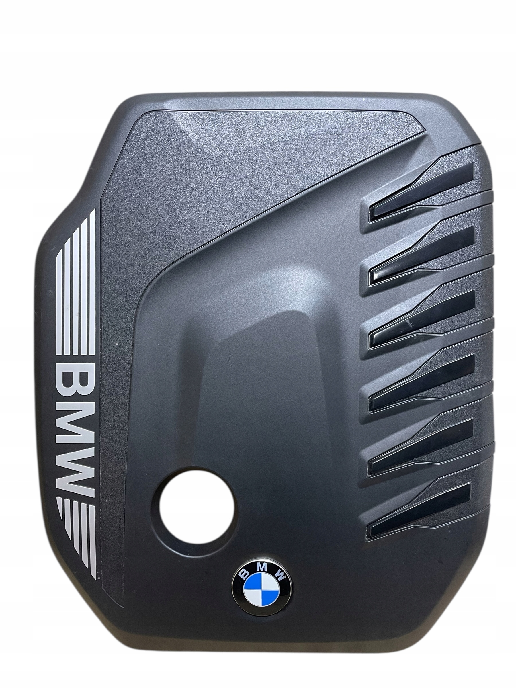 cover upper of the engine BMW X5 G05 LCI