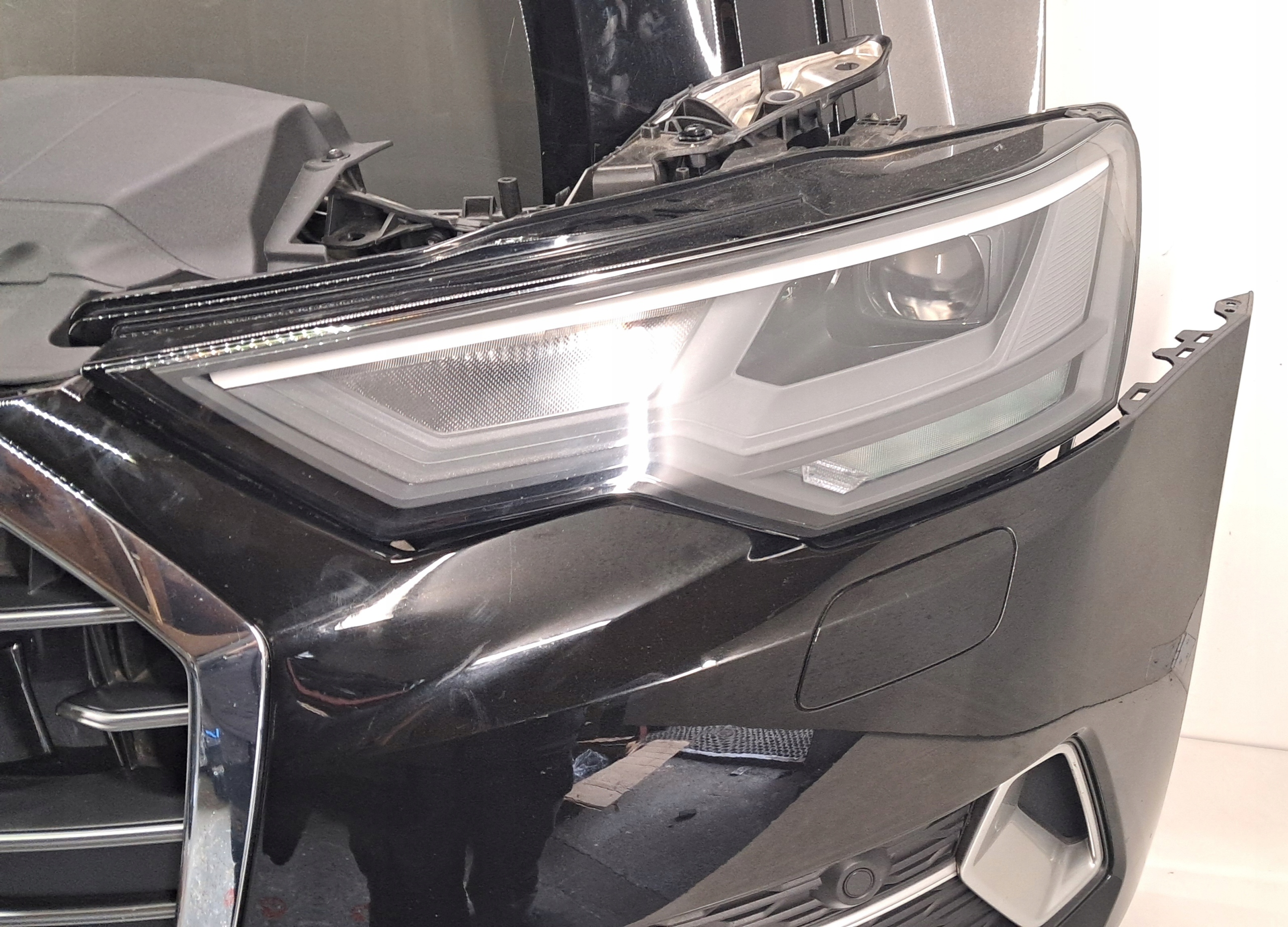 AUDI A6 C8 4K PRZÓD MASKA ZDERZAK LAMPA LED BŁOTNIK WZMOCNIENIE Jakość części (zgodnie z GVO) O - oryginał z logo producenta pojazdu (OE)