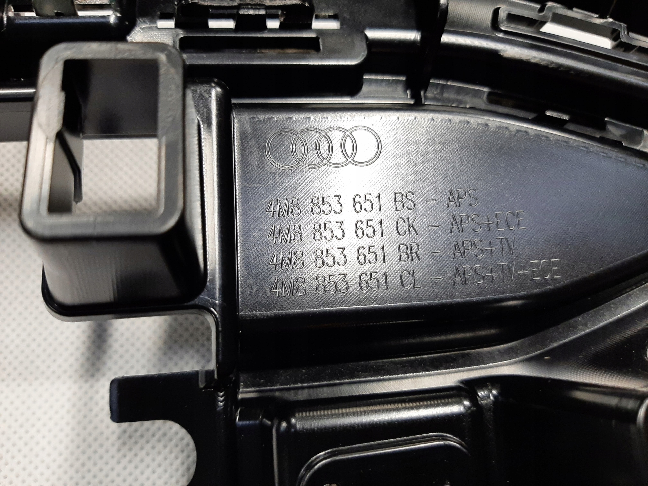 AUDI Q8 S-LINE 2024+ GRILL ATRAPA CHŁODNICY NOWY 4M8853651CL Wersja Europejska