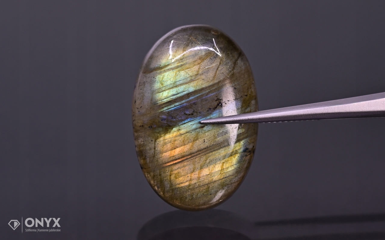 Labradorit kabošon ovál 30x20 mm