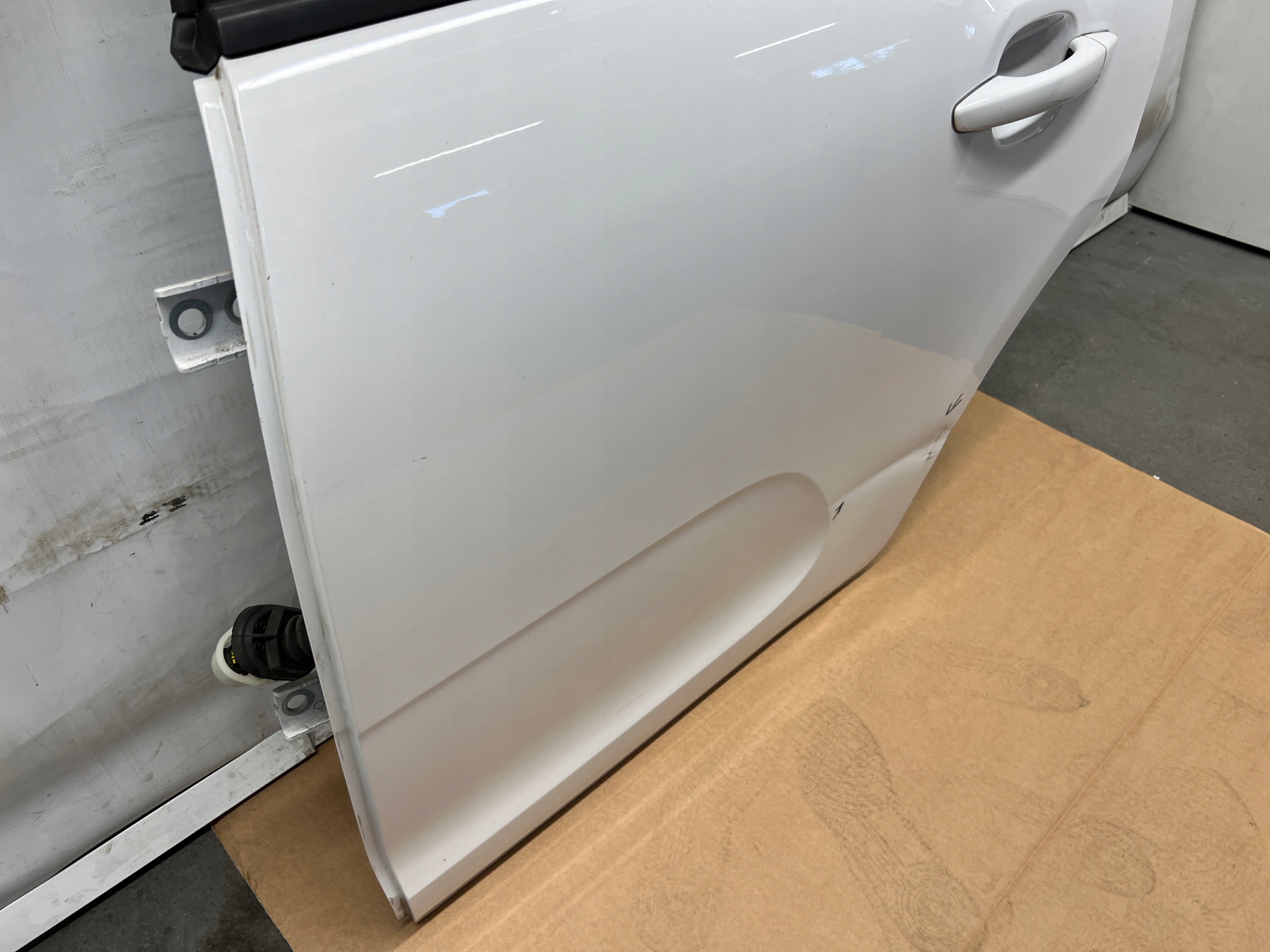 Citroen C3 III door left rear part left rear. complete EWPB