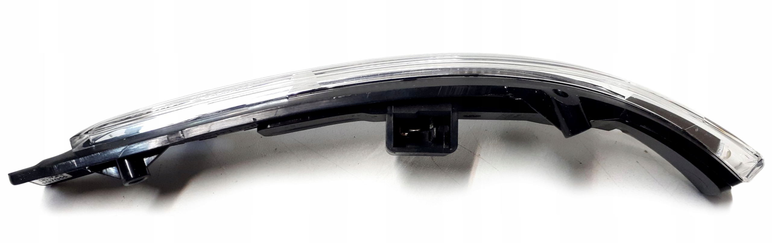 KIERUNKOWSKAZ LUSTERKA LEWY OE OCTAVIA 2 SUPERB II Producent części Skoda OE