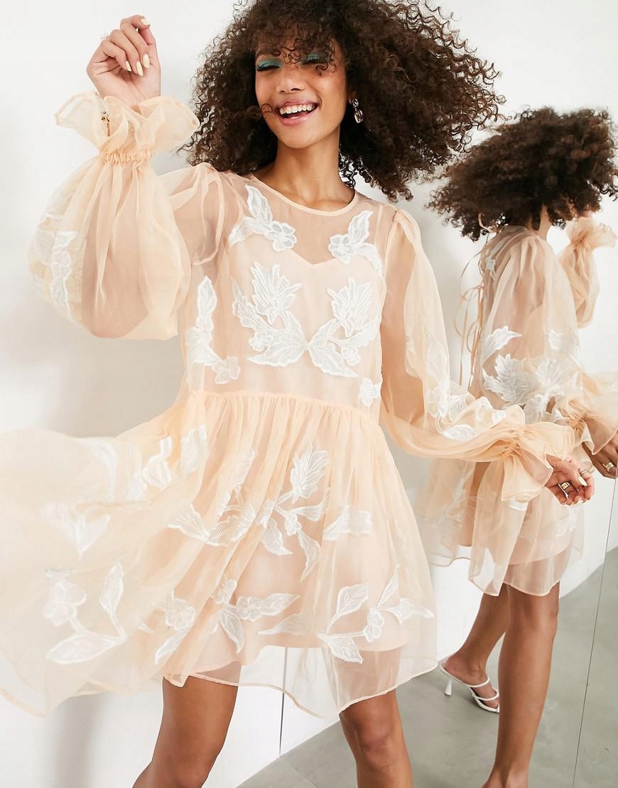 ASOS _ZT 3AF SUKIENKA OVERSIZE Z HAFTAMI _/ S Dekolt okrągły