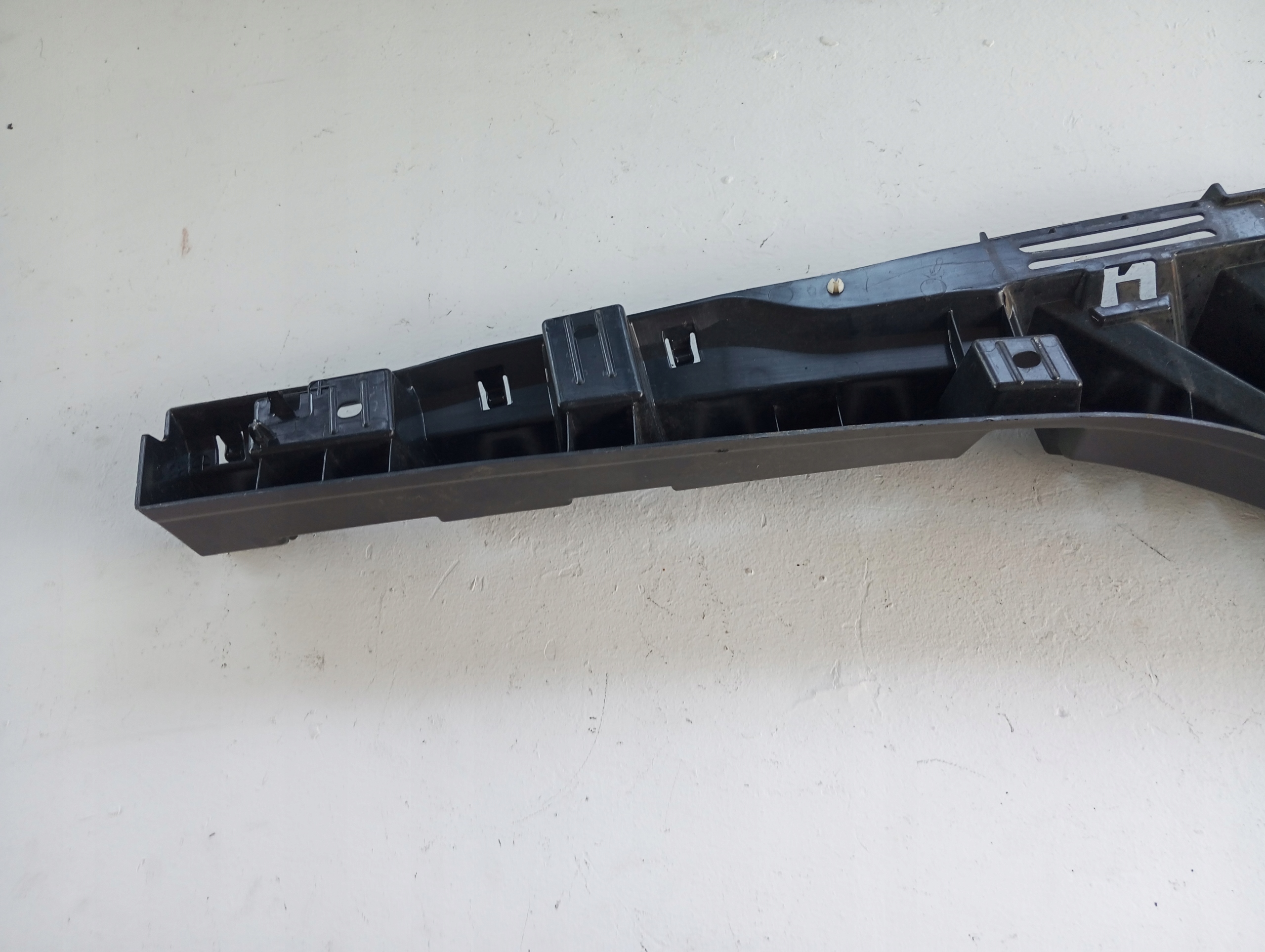 support left PROGOWY TOYOTA SUPRA MK5 22R 8811327