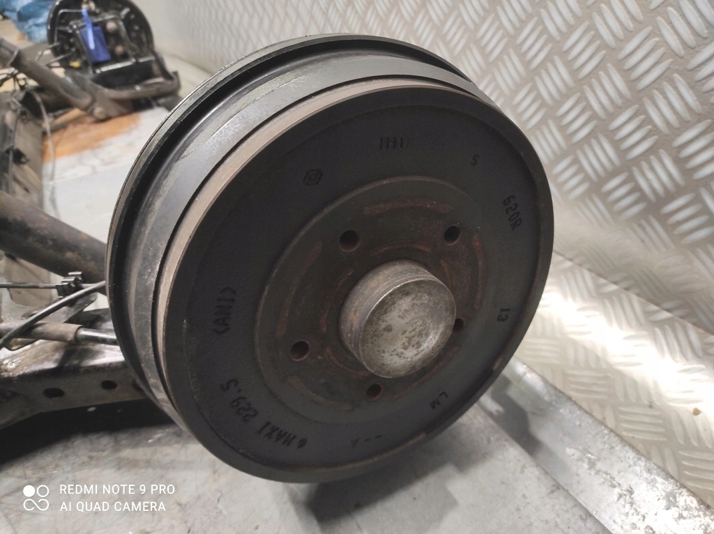 BELKA ZAWIESZENIA OŚ TYLNA RENAULT KANGOO III 1.5 dCI 2014-2021 Waga produktu 0 kg