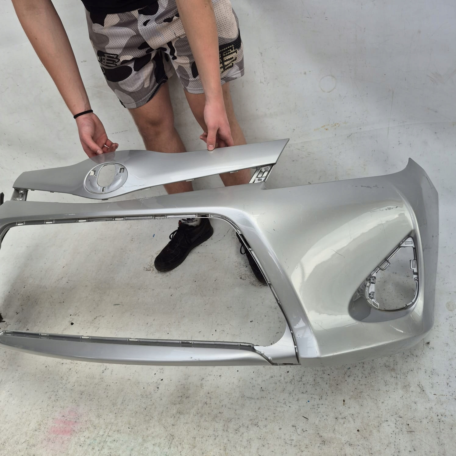 TOYOTA YARIS III 3 HYBRID HYBRYDA 11-14 bumper front front