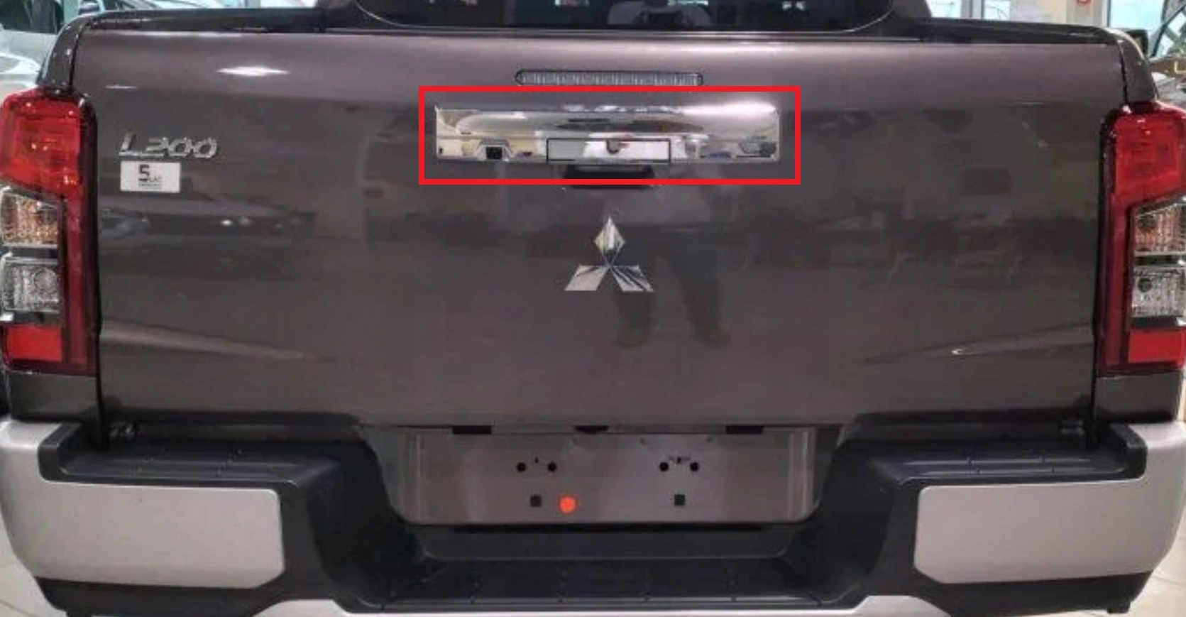 5933A014 - Хромированная планка Blend закрылки MITSUBISHI L200 VI 20-