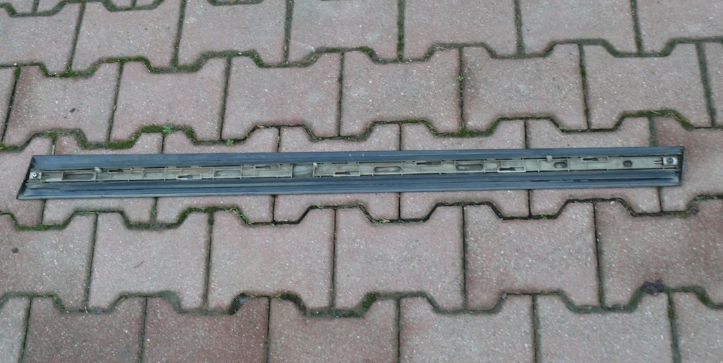 moulding lower door left front AUDI A6 C6 04-08r. 4F0853959B LZ9Y