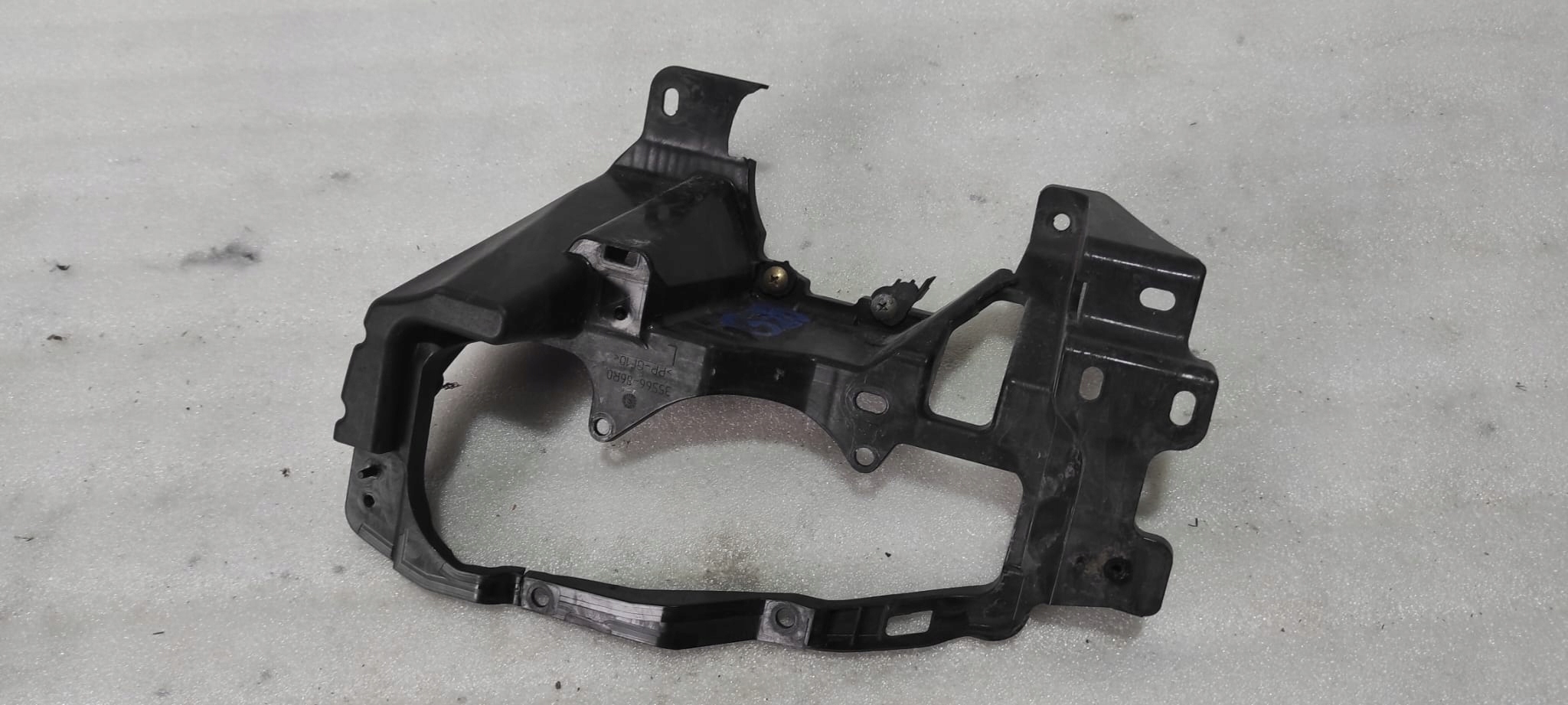 suzuki VITARA галоген левая комплектный год 2022