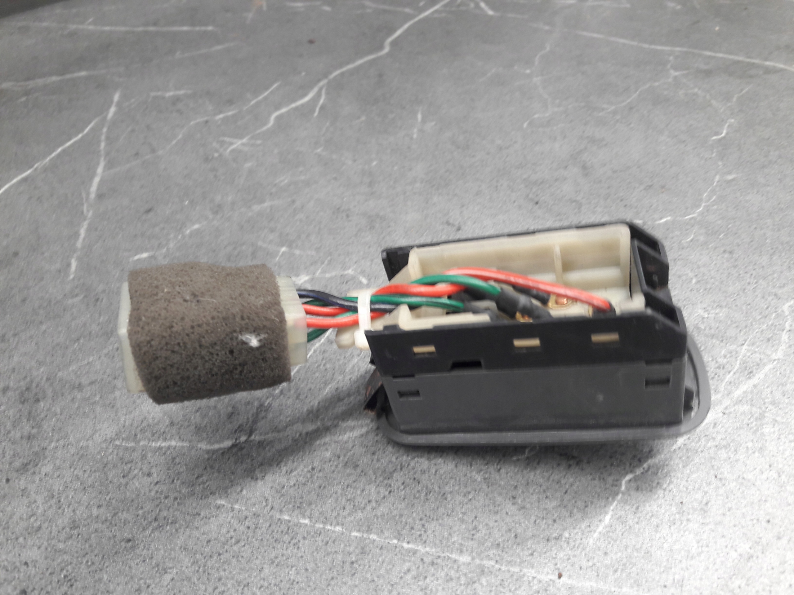 AS0854228 przelacznik SZYBY PRAWY PRZOD SPORTAGE Producent części OEM