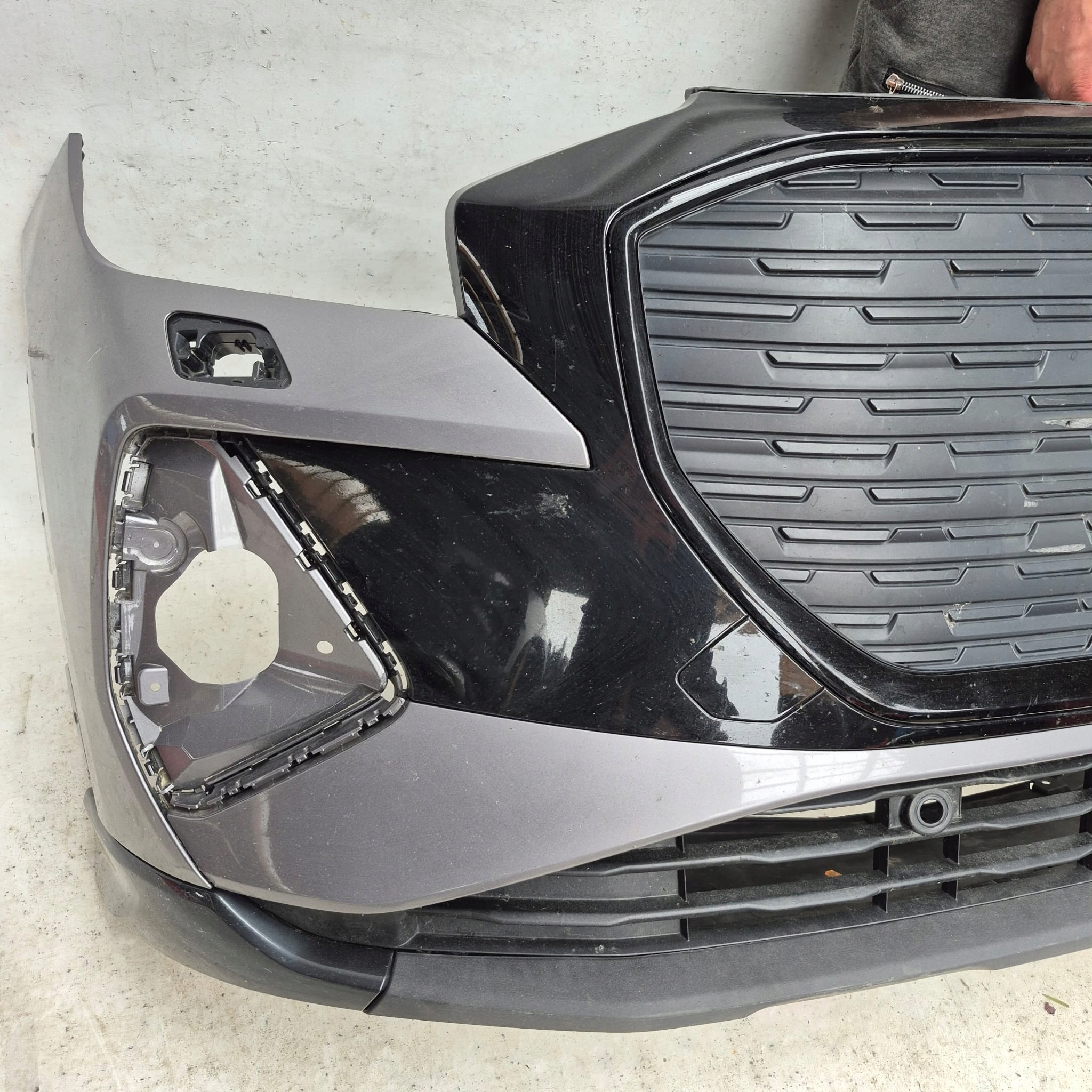 AUDI Q4 E-TRON 21-> bumper front front washer PDC