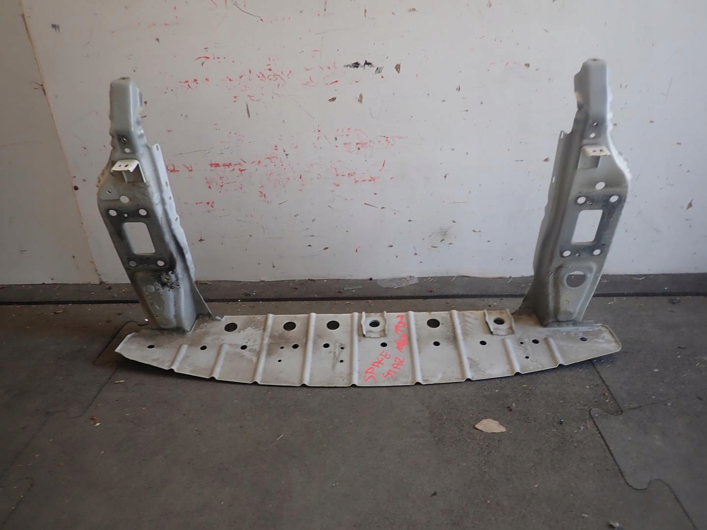 Pas przedni MITSUBISHI SPACE STAR II 2013-2019