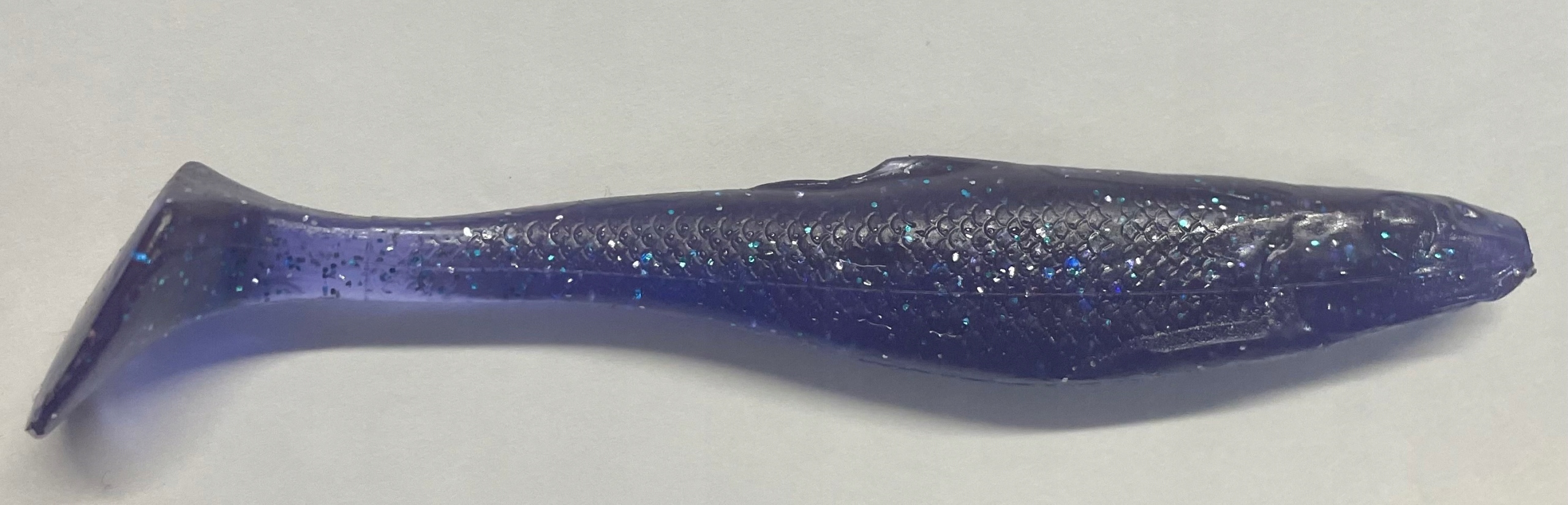 

Guma Realistic Shad Matusiak Kiełb 9 046 brokat