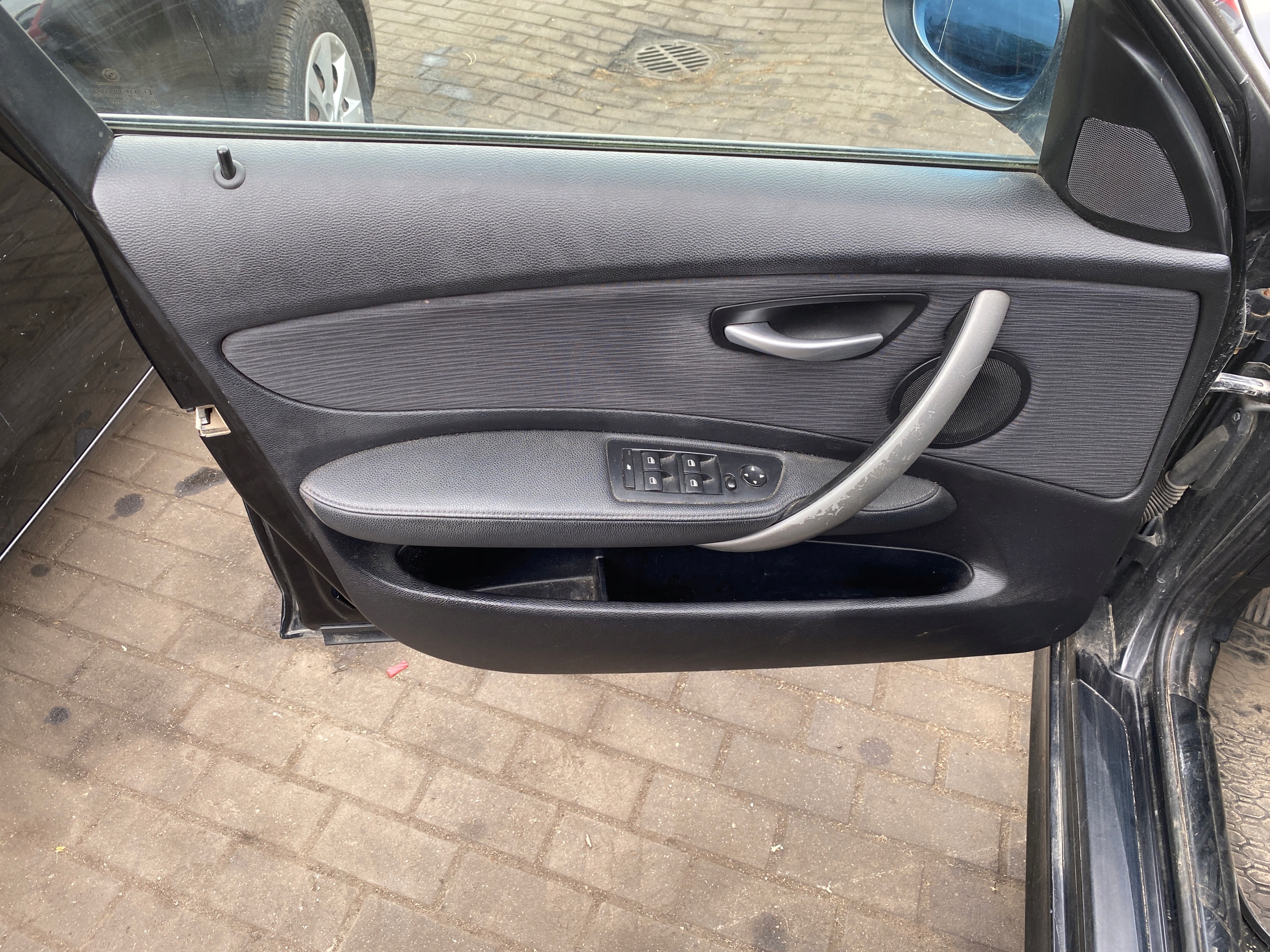 upholstery side left front door BMW 1 and E87 07-11