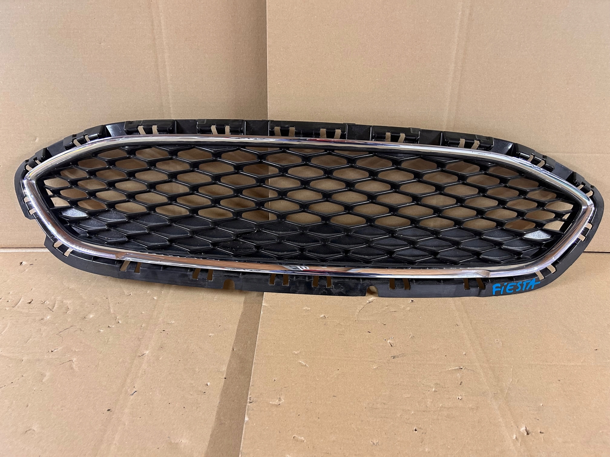 Ford Fiesta VIII Mk8 Kühlergrill FRONTGRILL Kühlergitter H1BB8200AMITS - Thumbnail 1