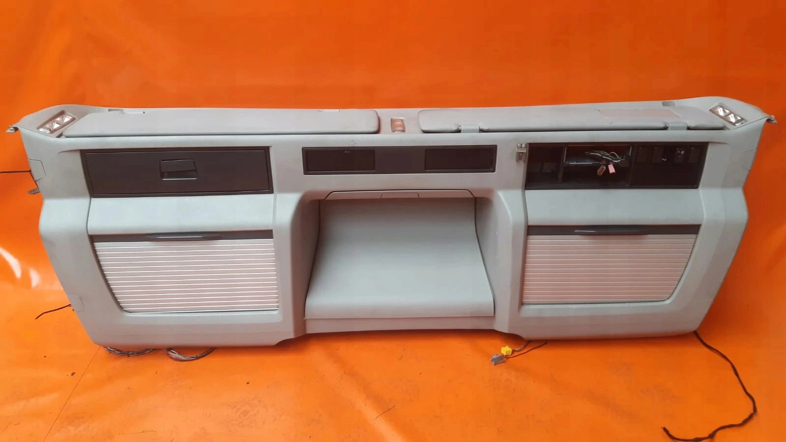 VOLVO FH4 KONSOLA SCHOWKI GÓRNA PÓŁKA