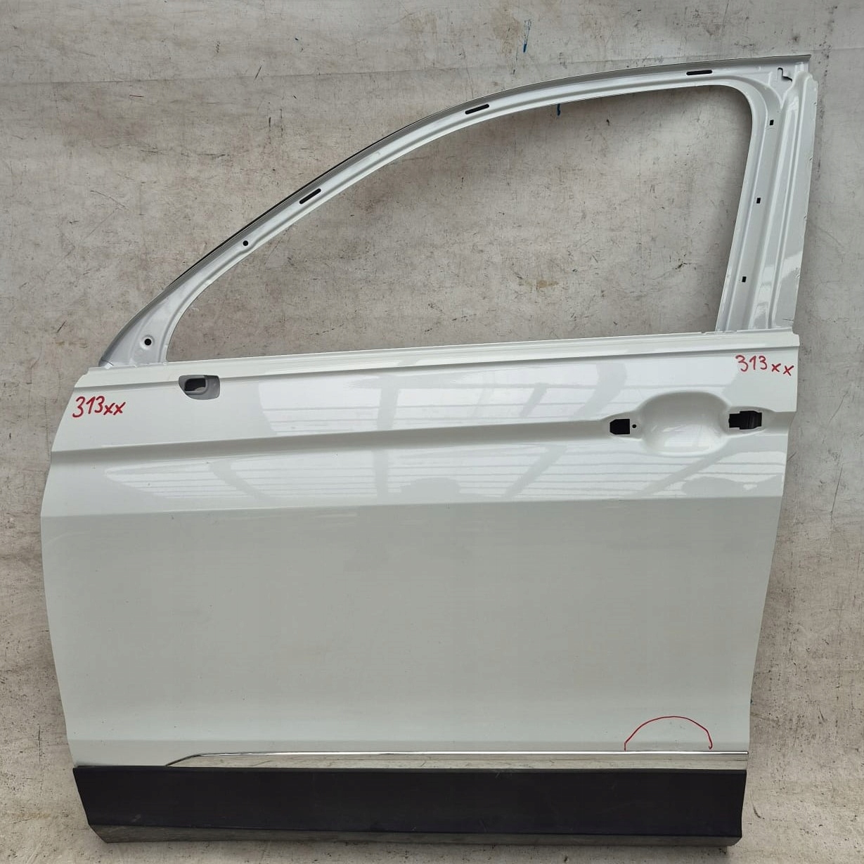 VW TIGUAN II 2 16- door front front left 5NA831311F
