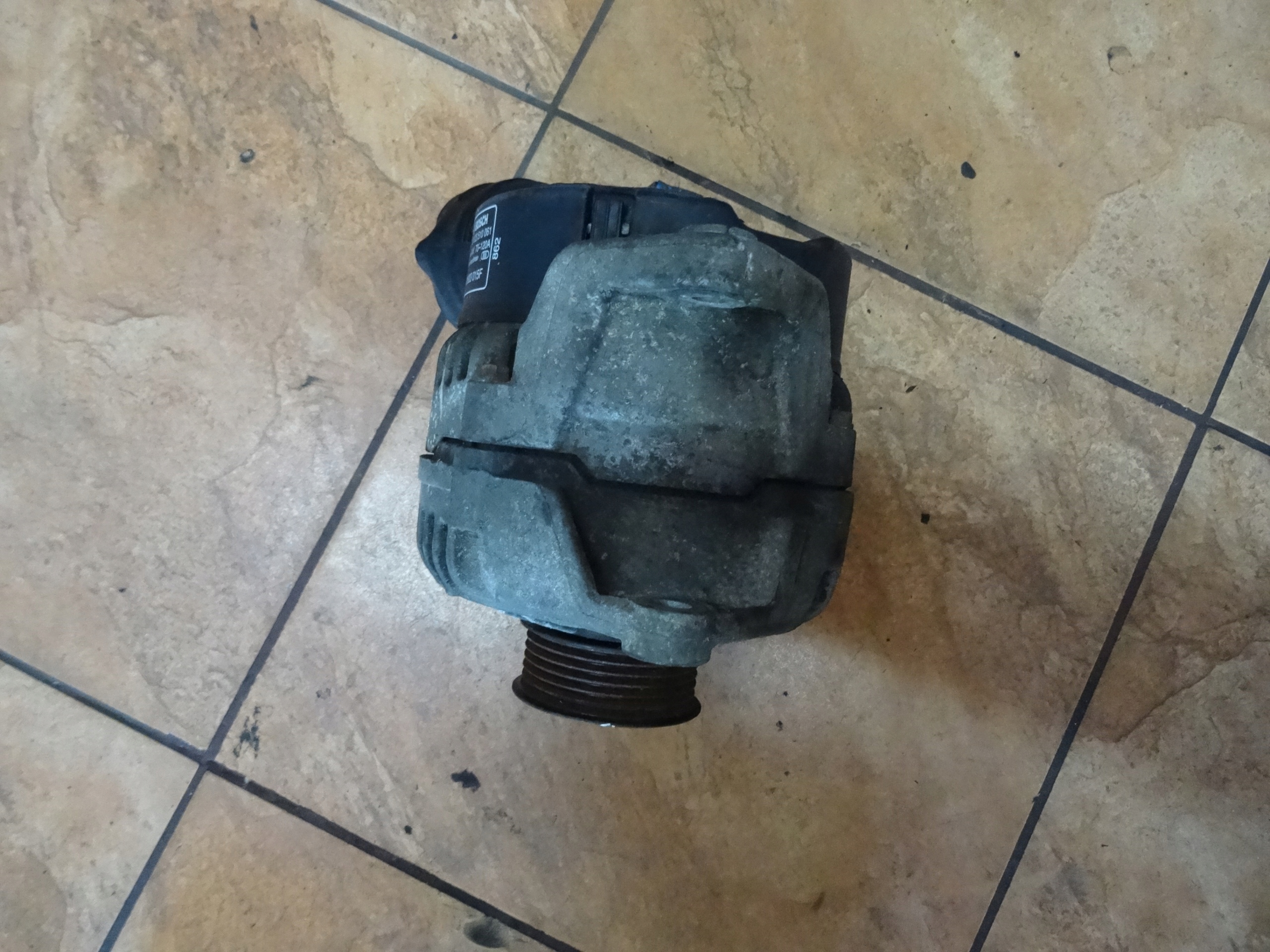 AUDI A6 C5 2.4B 01' ALTERNATOR 0123510061 Producent części OEM