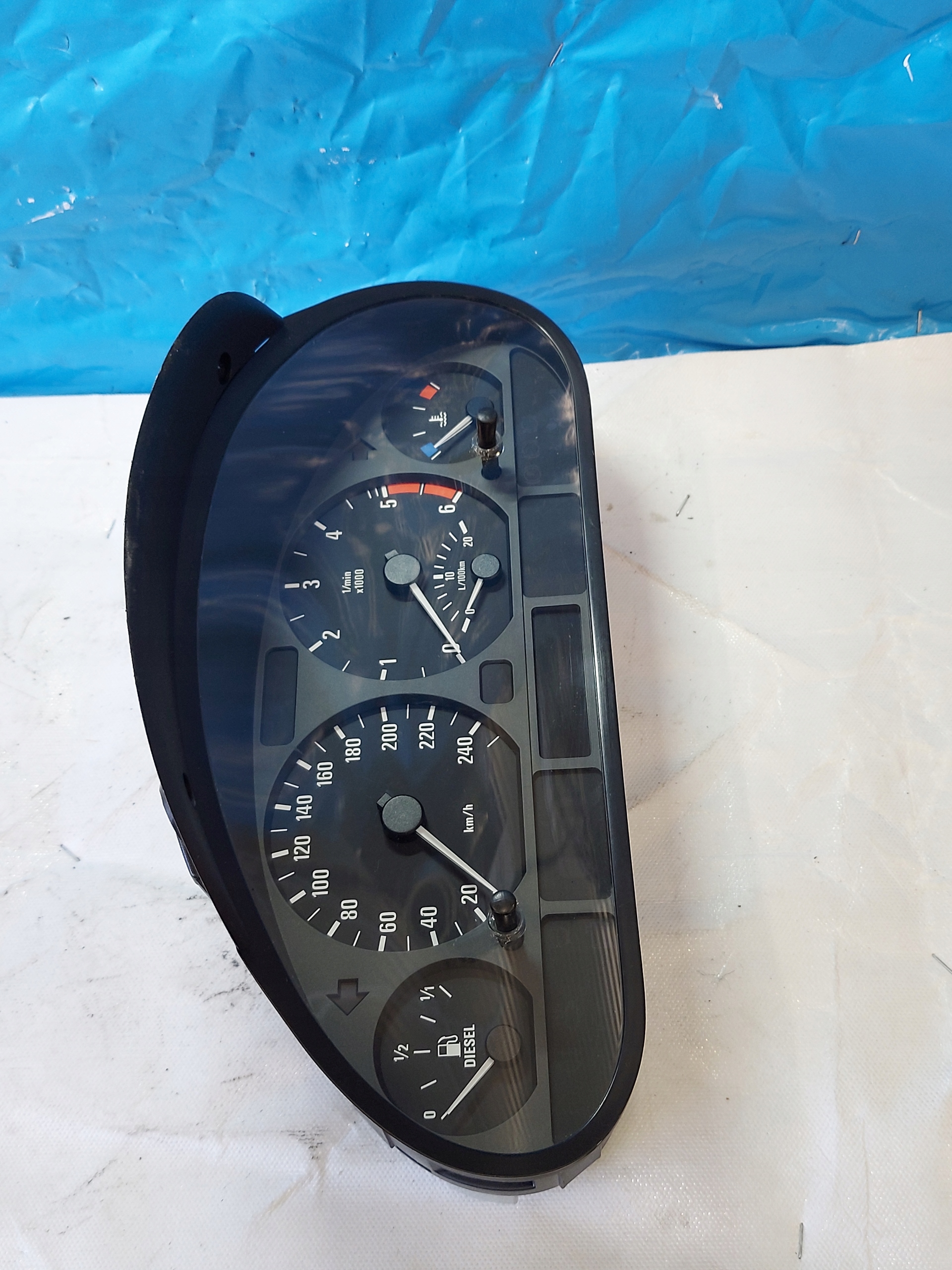 dials clock BMW 318D COMPACT 6940870