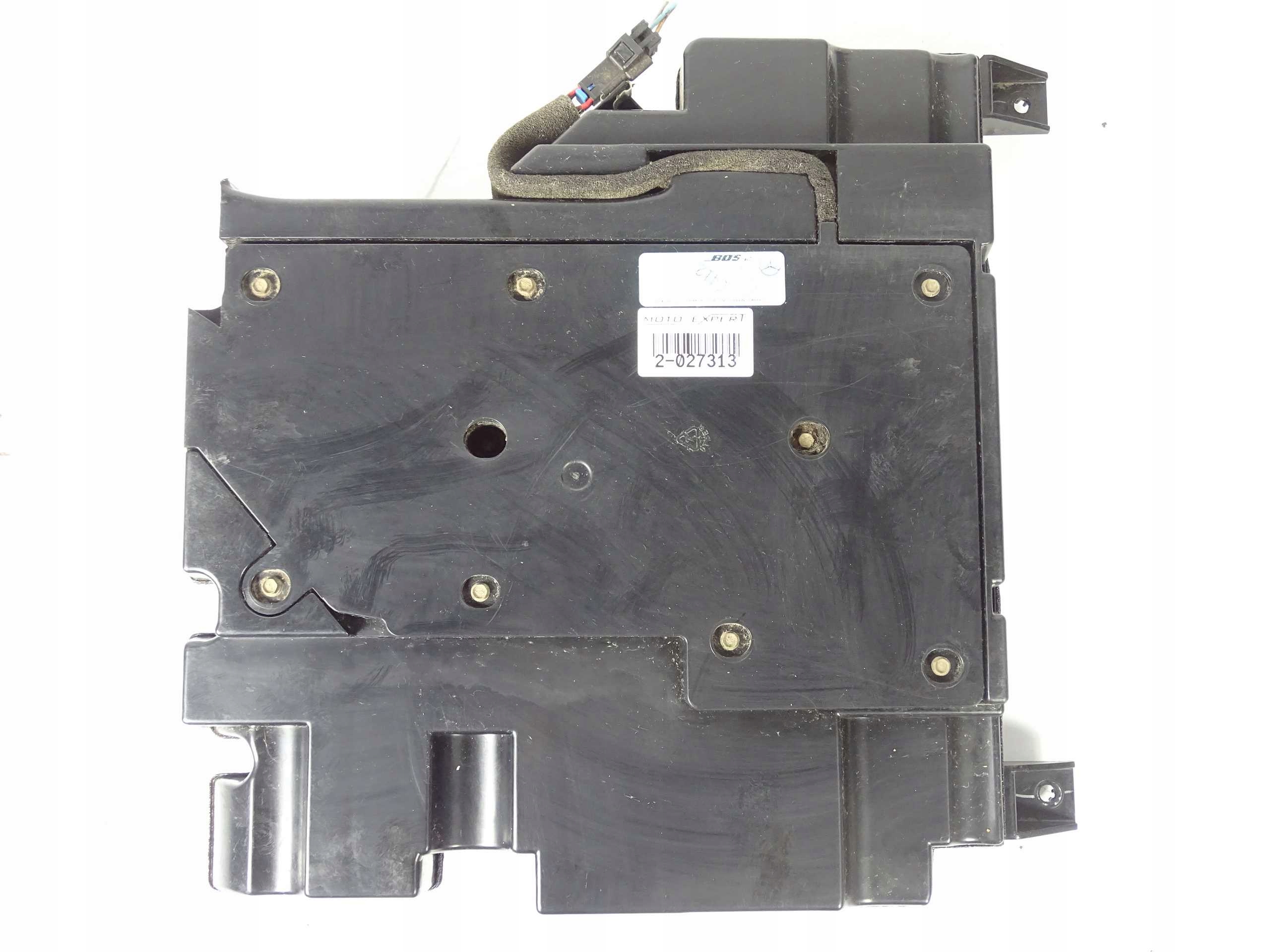 Mercedes ML W163 сабвуфер BOSE A1638200902