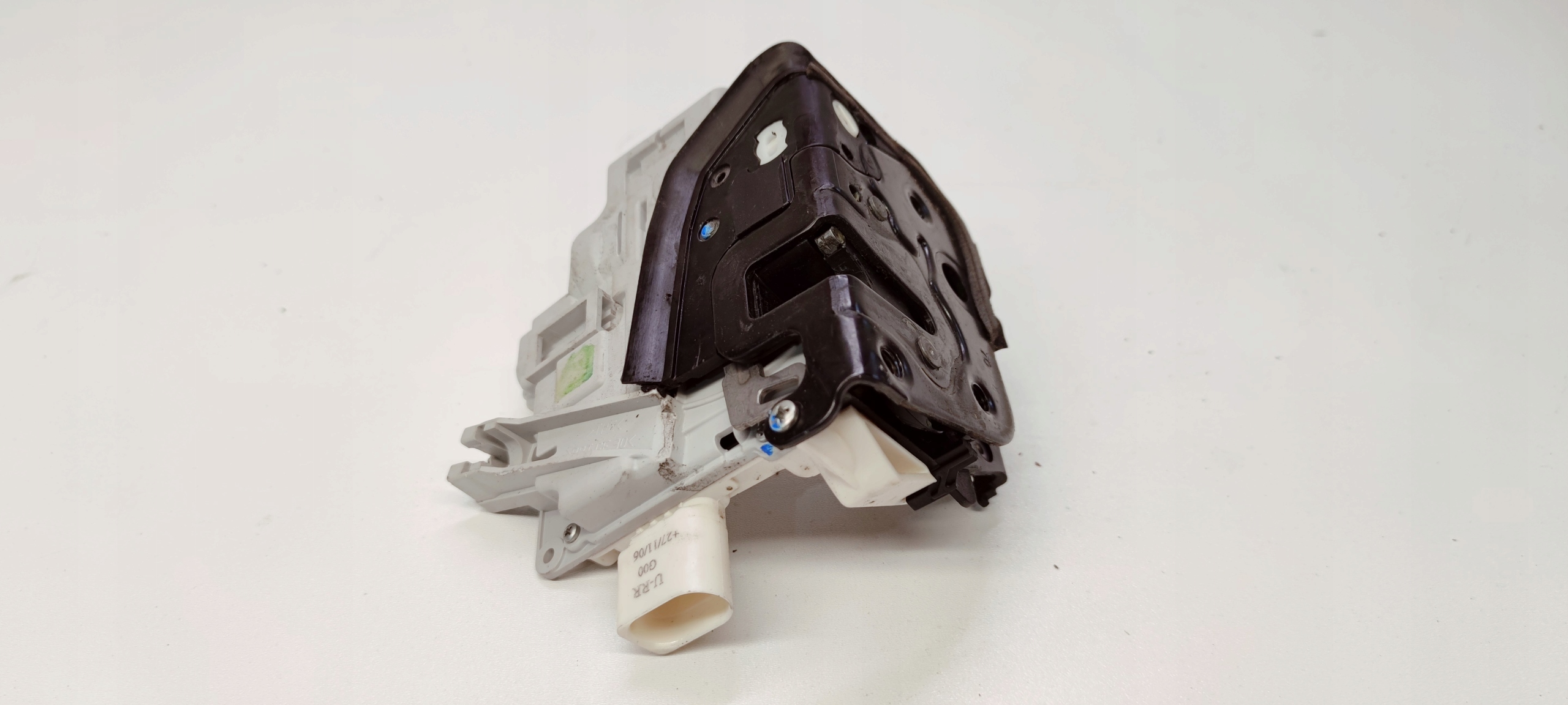 lock door right front AUDI A4 B7 8E1837016AB 7P
