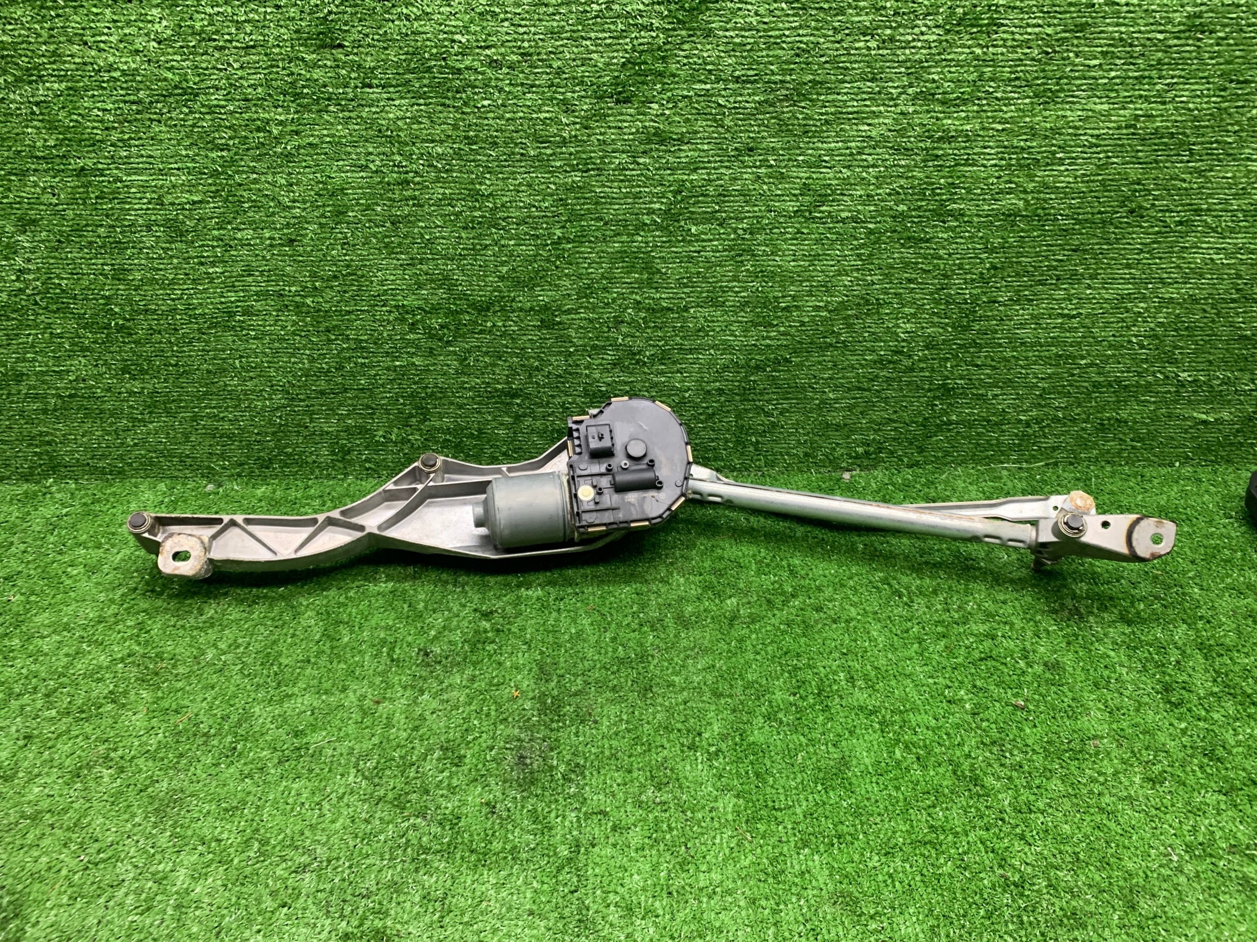 MERCEDES W211 LIFT MECHANIZM WYCIERACZEK A2118200940