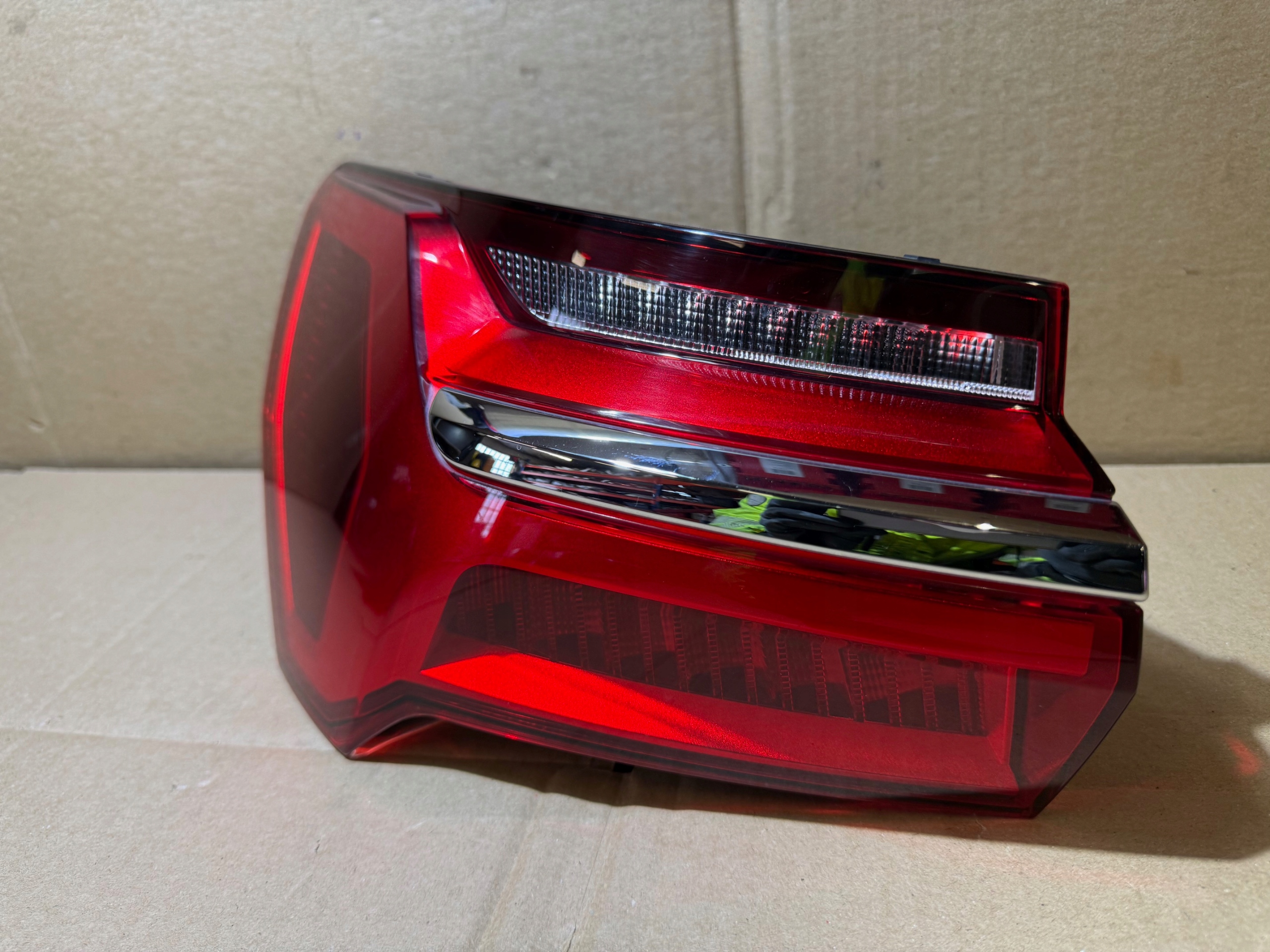 AUDI A6 C8 AVANT light LED left rear left rear part W fender 4K5945069