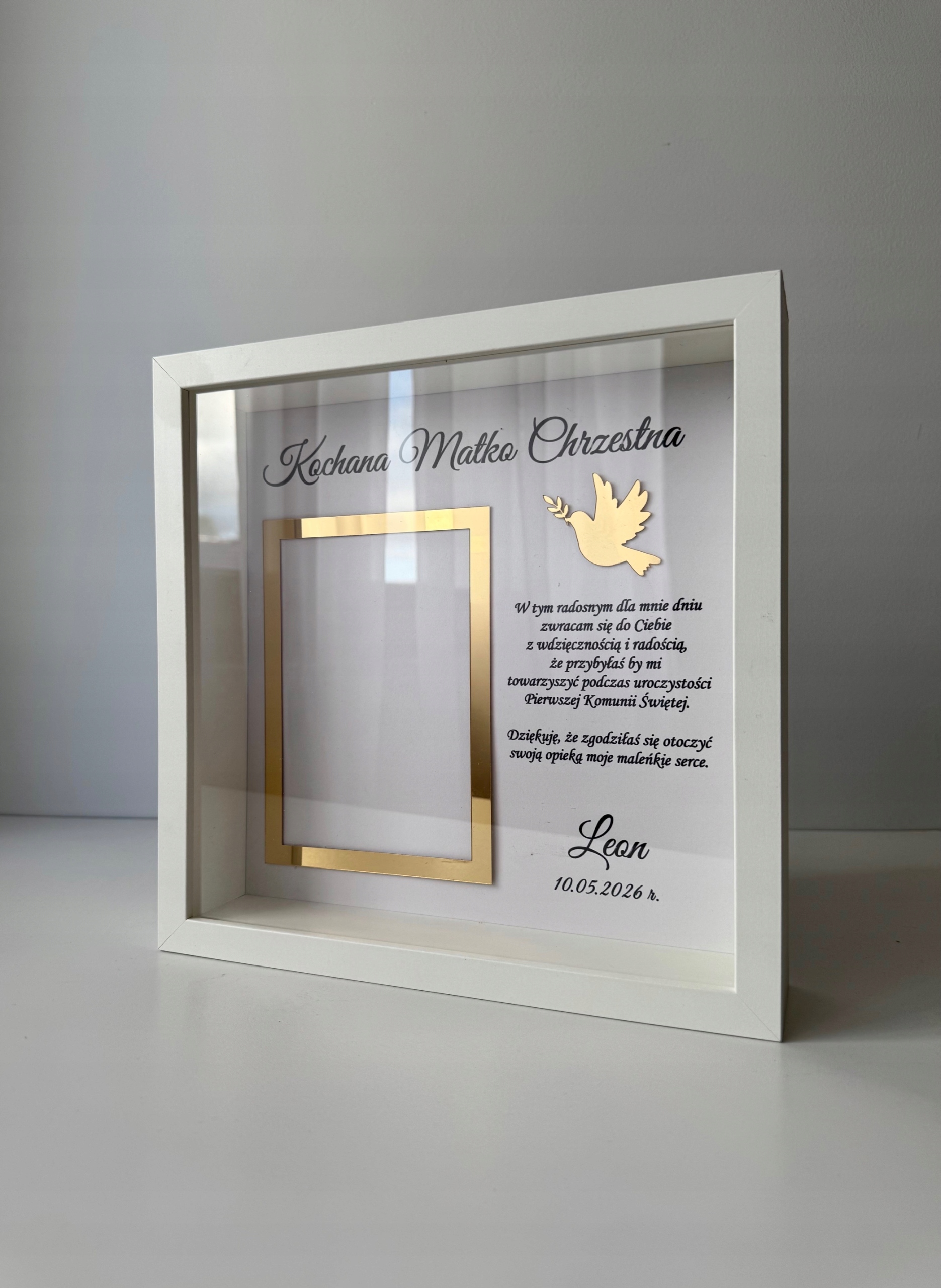 PAMIĄTKA PIERWSZEJ KOMUNII ŚWIĘTEJ RAMKA NA PREZENT MATKA CHRZESTNA OJCIEC