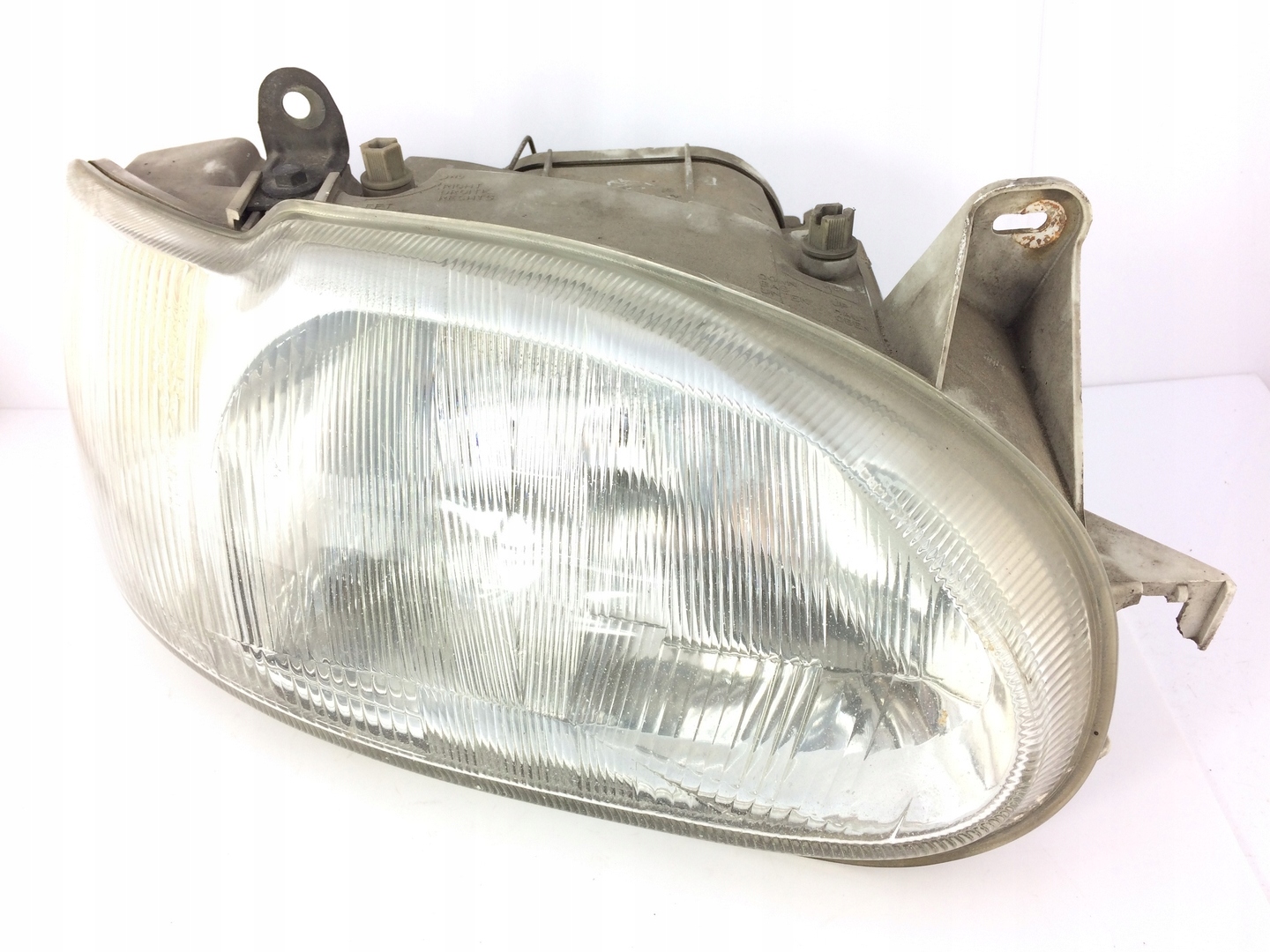 REFLEKTOR light front FORD ESCORT right FORD